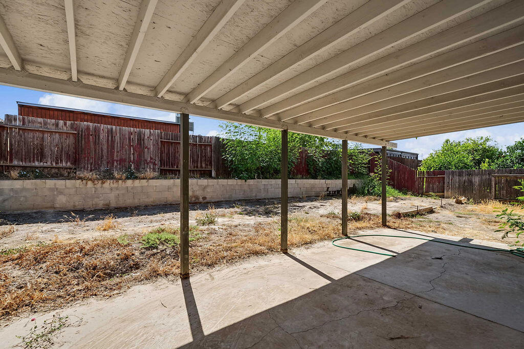 315 Sowerby Village Ln, Bakersfield, CA 93307
