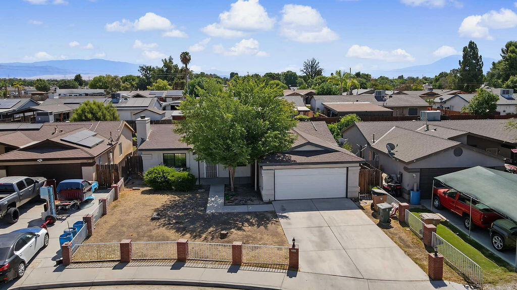 315 Sowerby Village Ln, Bakersfield, CA 93307