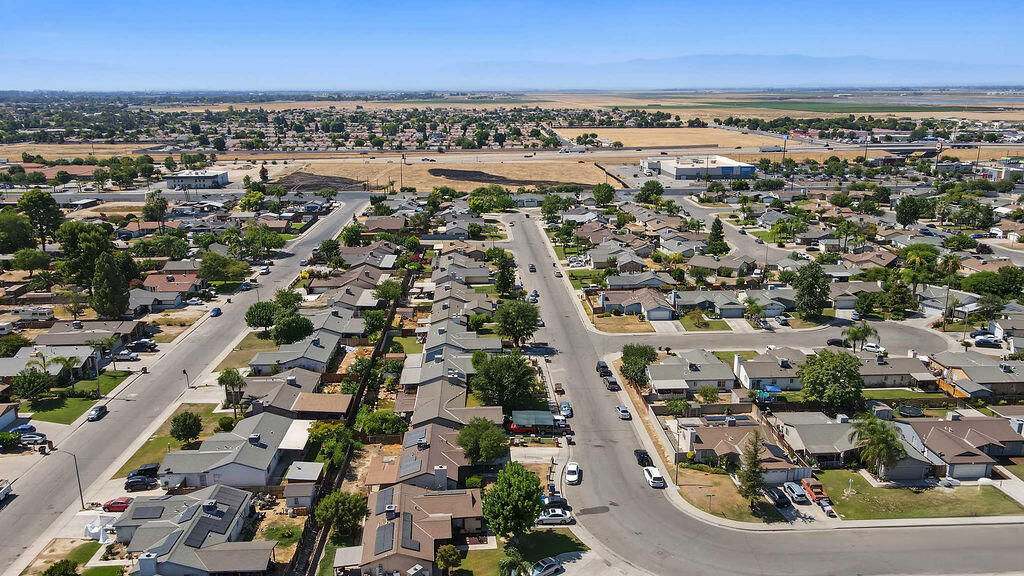 315 Sowerby Village Ln, Bakersfield, CA 93307