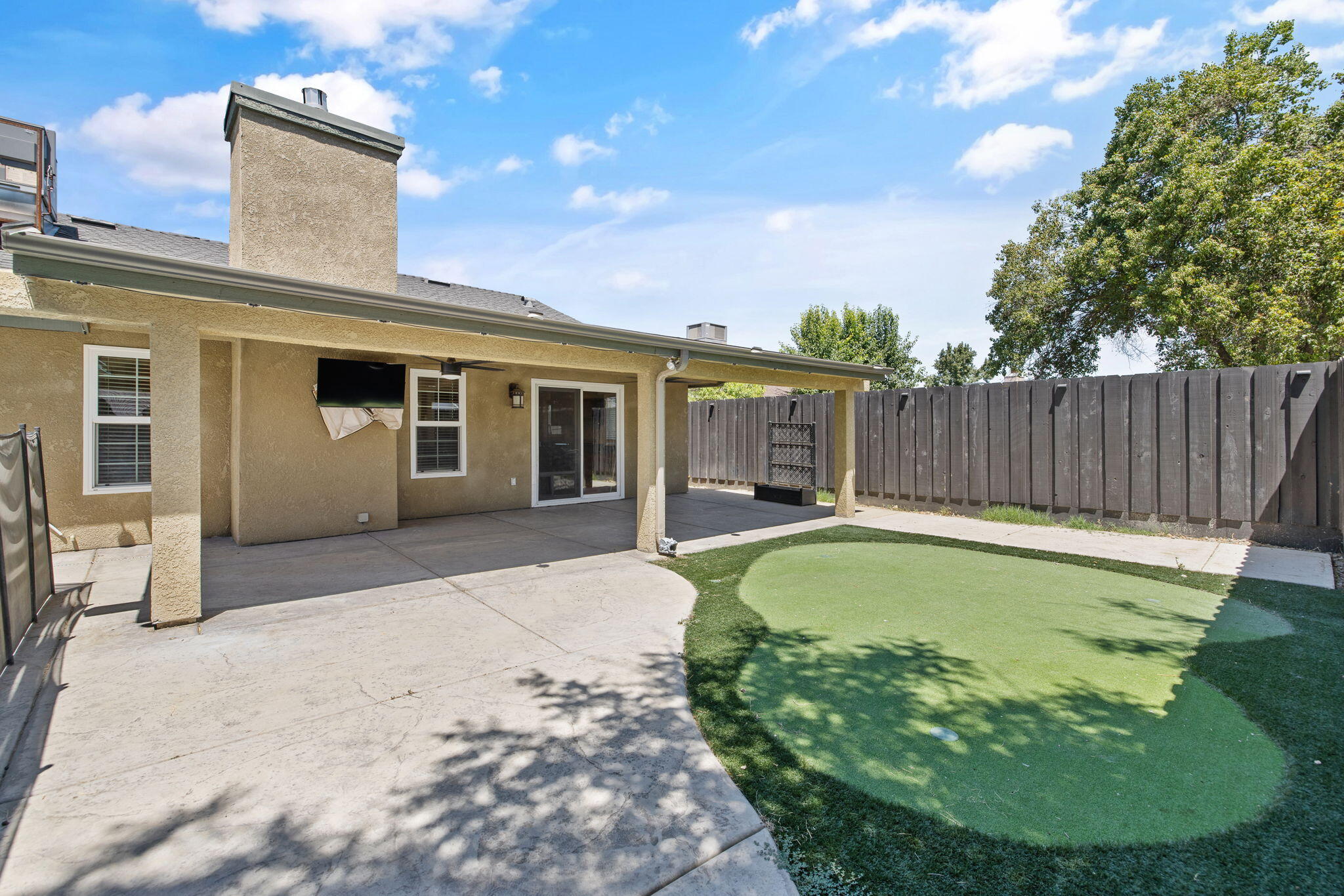 2175 Beechwood Ct, Hanford, CA 93230