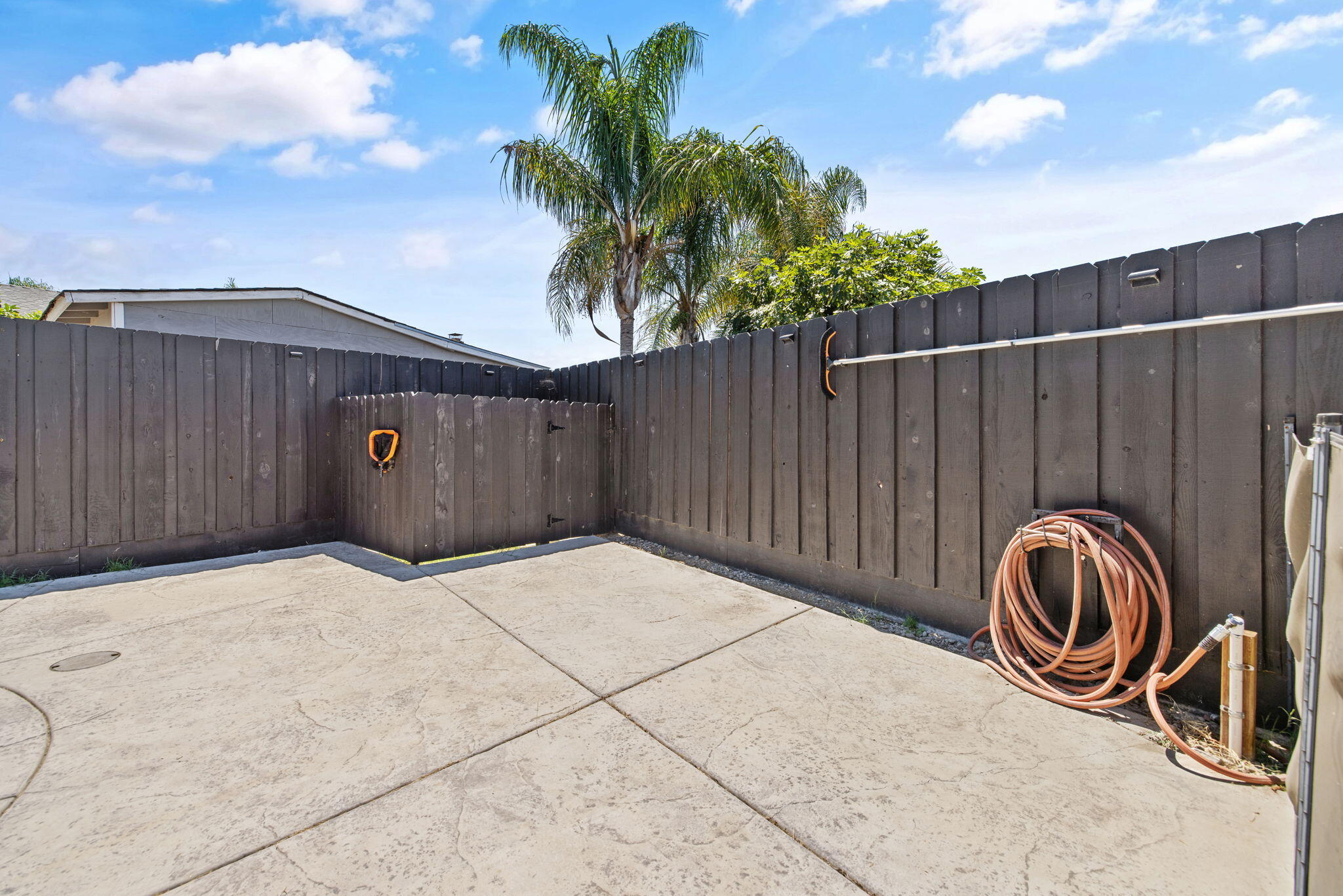 2175 Beechwood Ct, Hanford, CA 93230