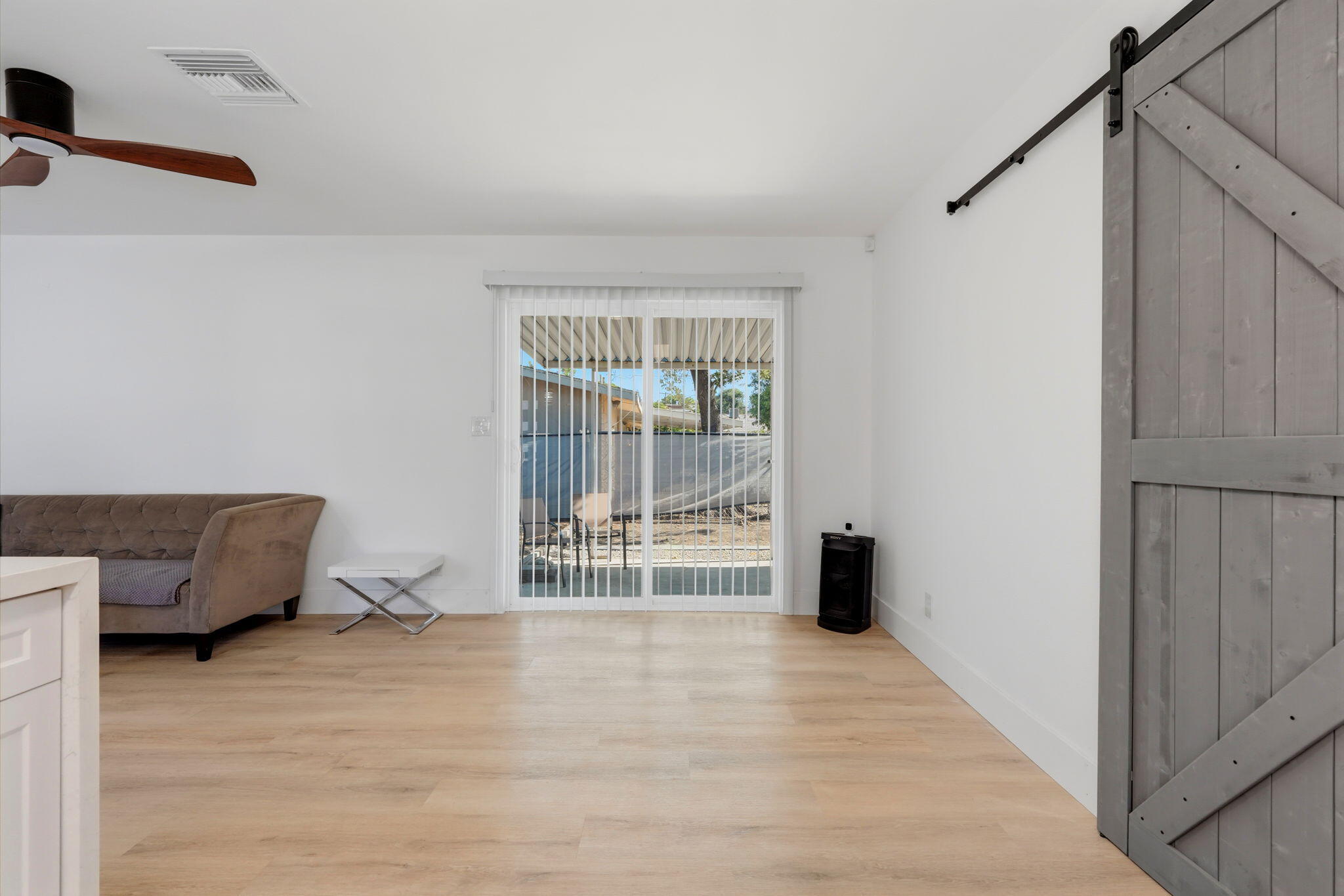 890 Laurel Ln, Lemoore, CA 93245