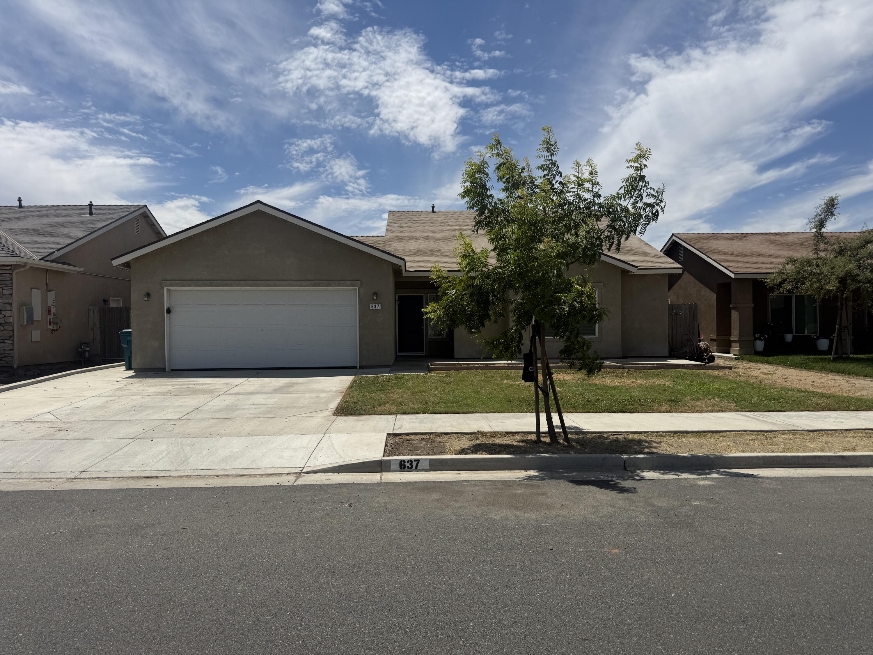 637 W Willow Oak Ave, Porterville, CA 93257