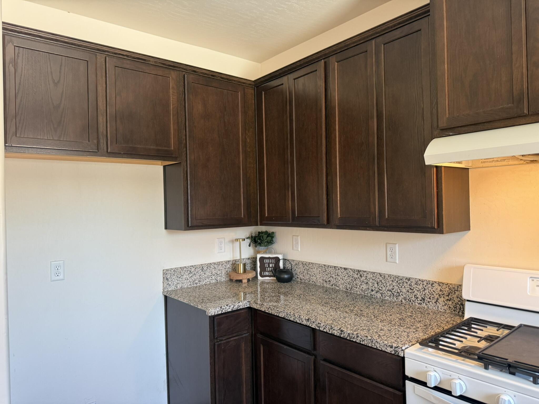 637 W Willow Oak Ave, Porterville, CA 93257