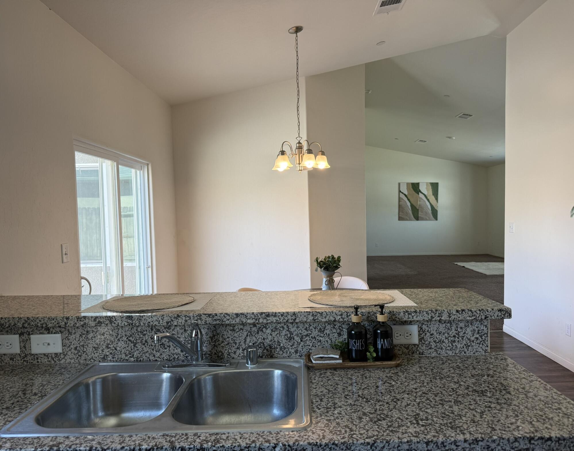 637 W Willow Oak Ave, Porterville, CA 93257