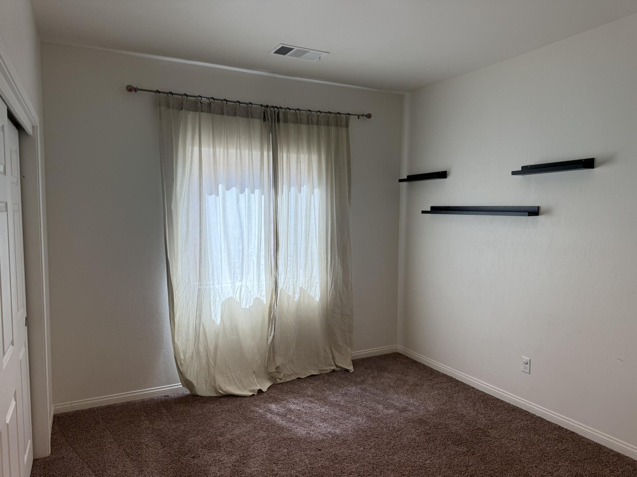 637 W Willow Oak Ave, Porterville, CA 93257