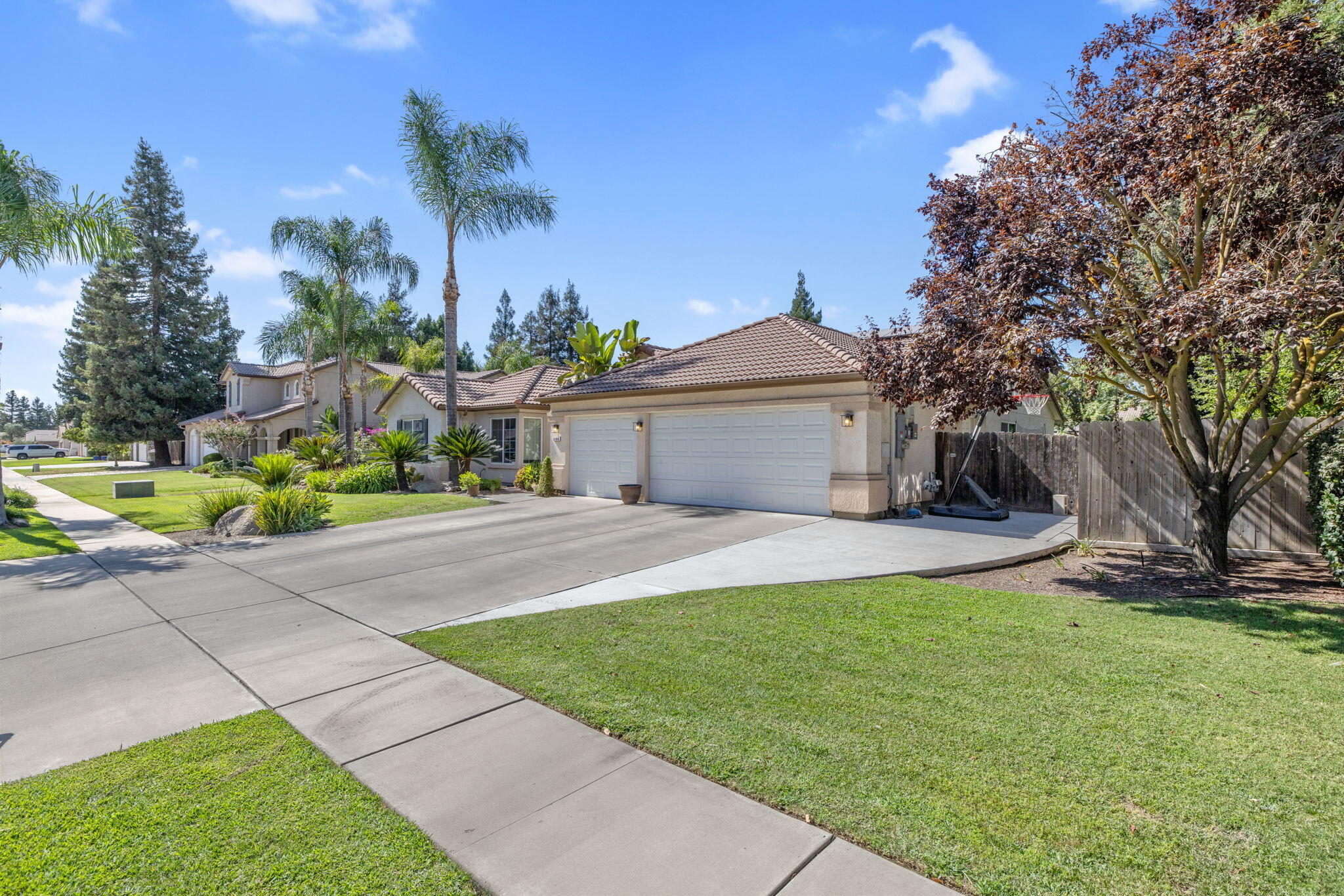 3306 W Taylor Ave, Visalia, CA 93291