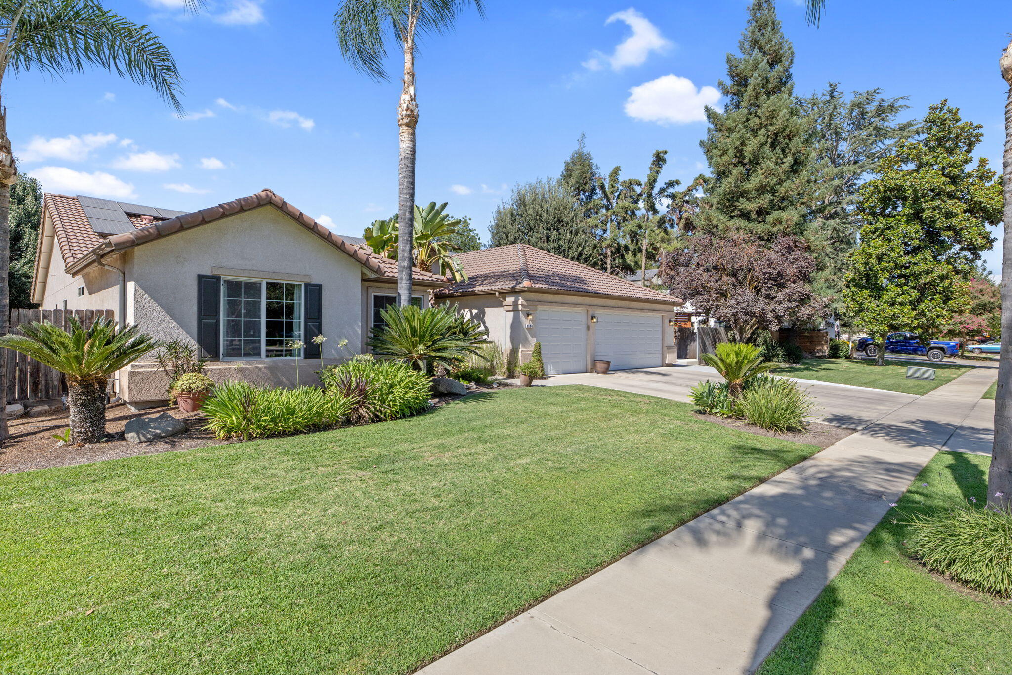 3306 W Taylor Ave, Visalia, CA 93291