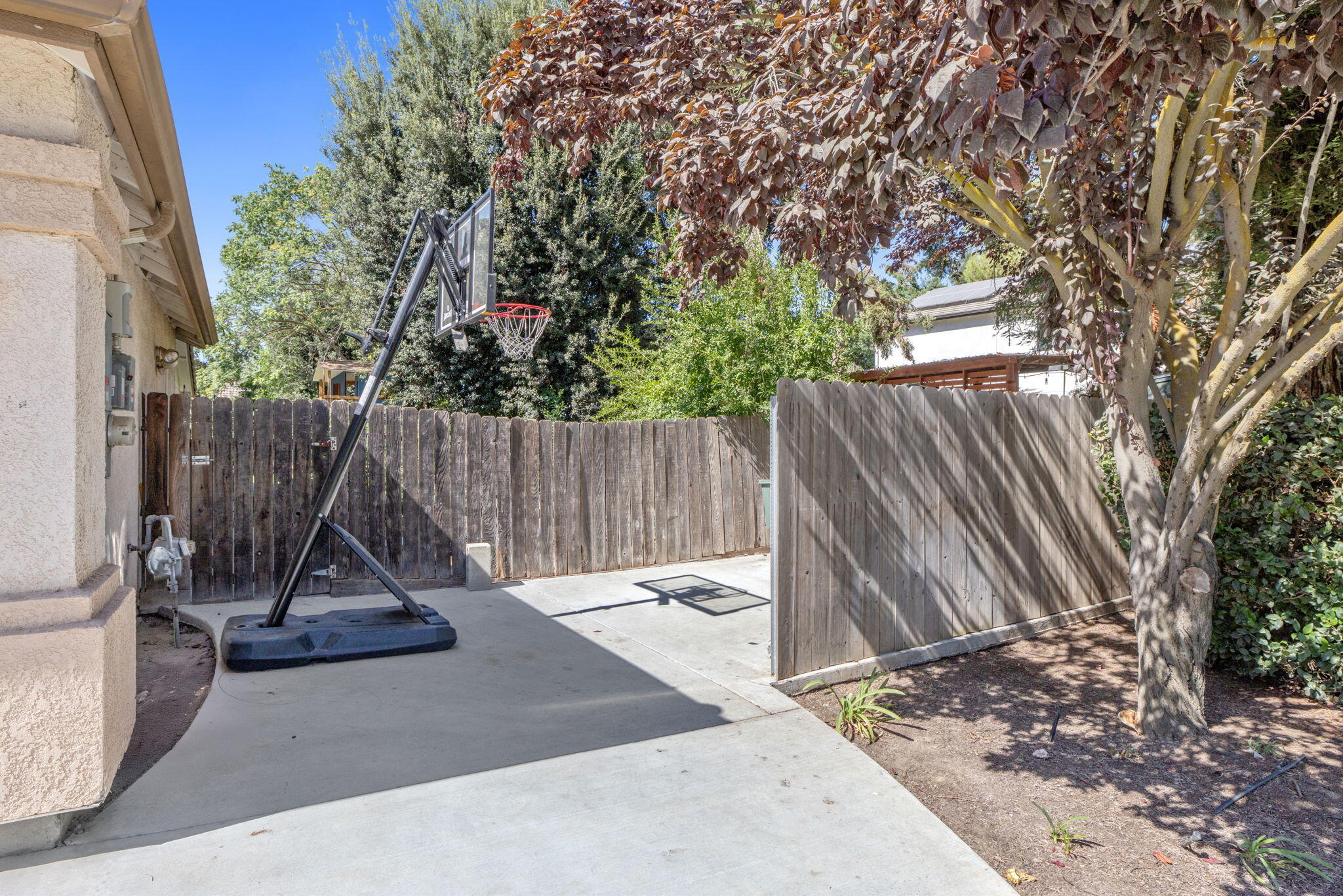 3306 W Taylor Ave, Visalia, CA 93291