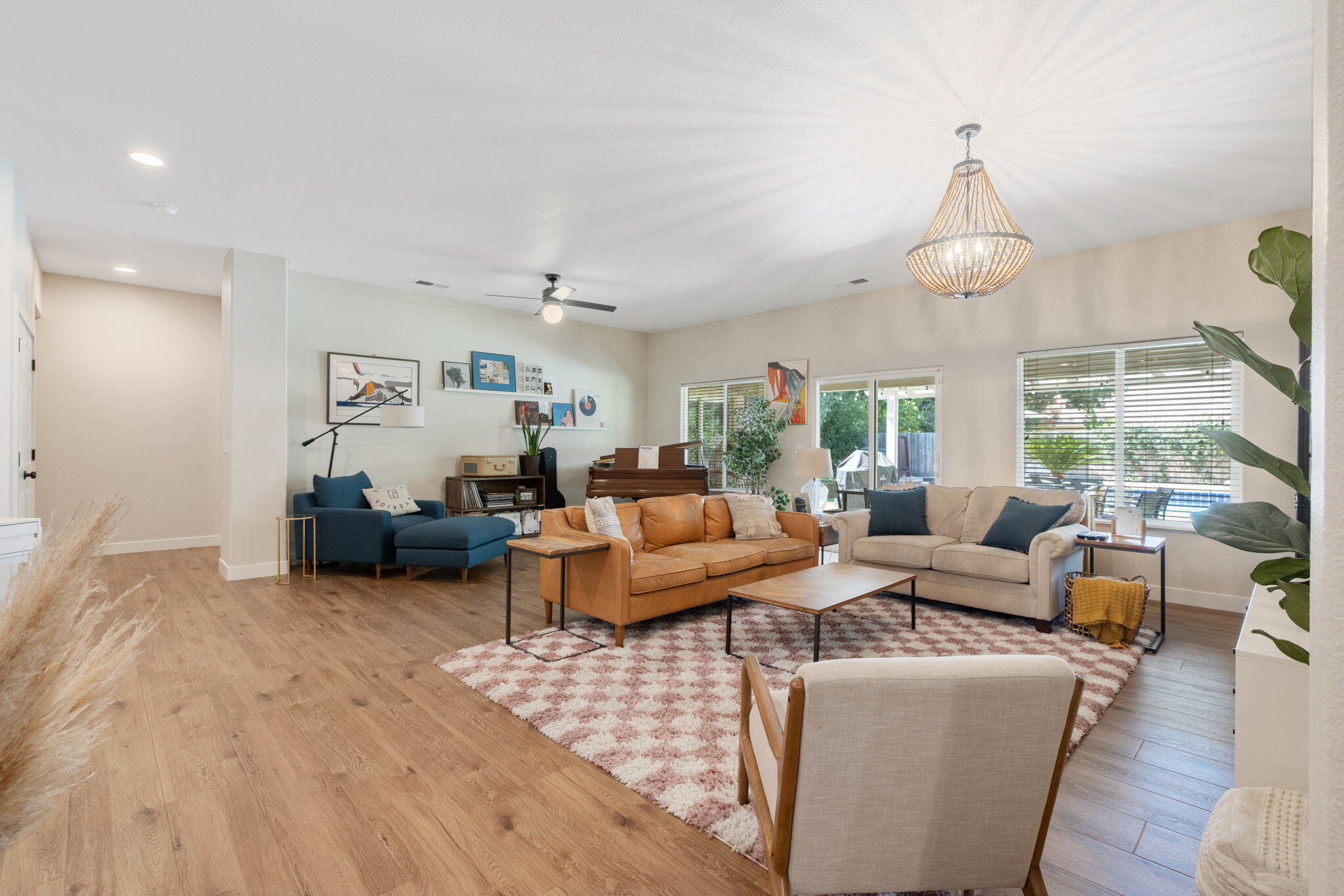 3306 W Taylor Ave, Visalia, CA 93291
