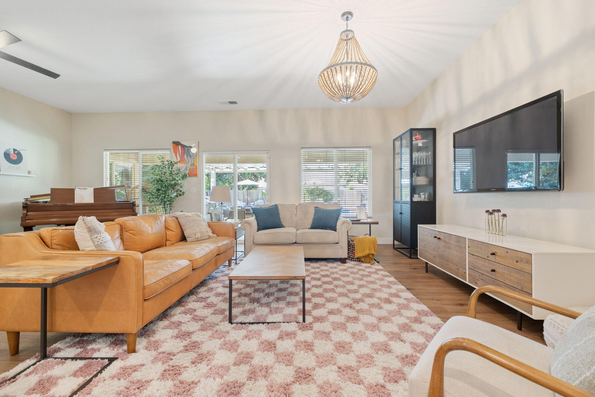 3306 W Taylor Ave, Visalia, CA 93291