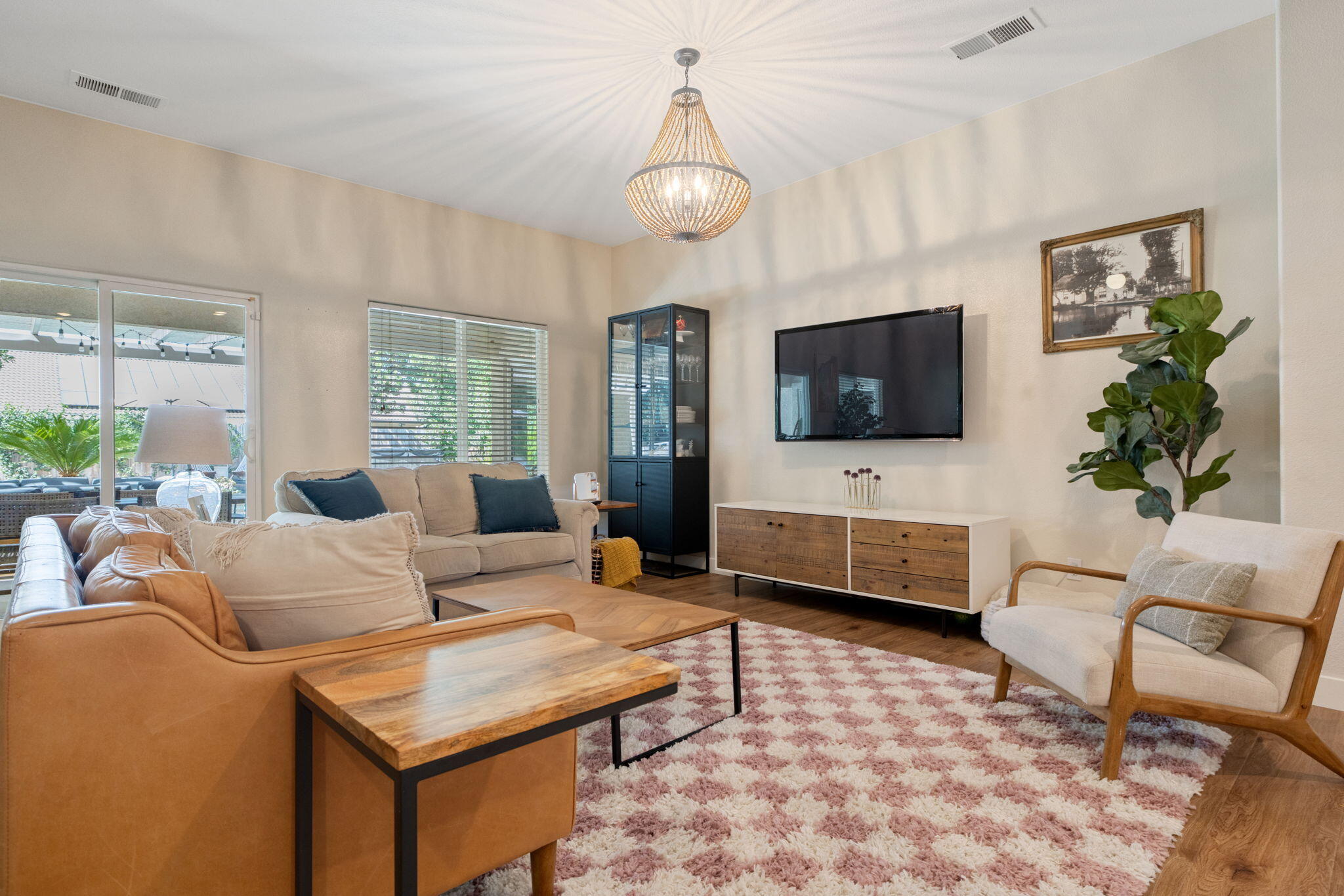 3306 W Taylor Ave, Visalia, CA 93291