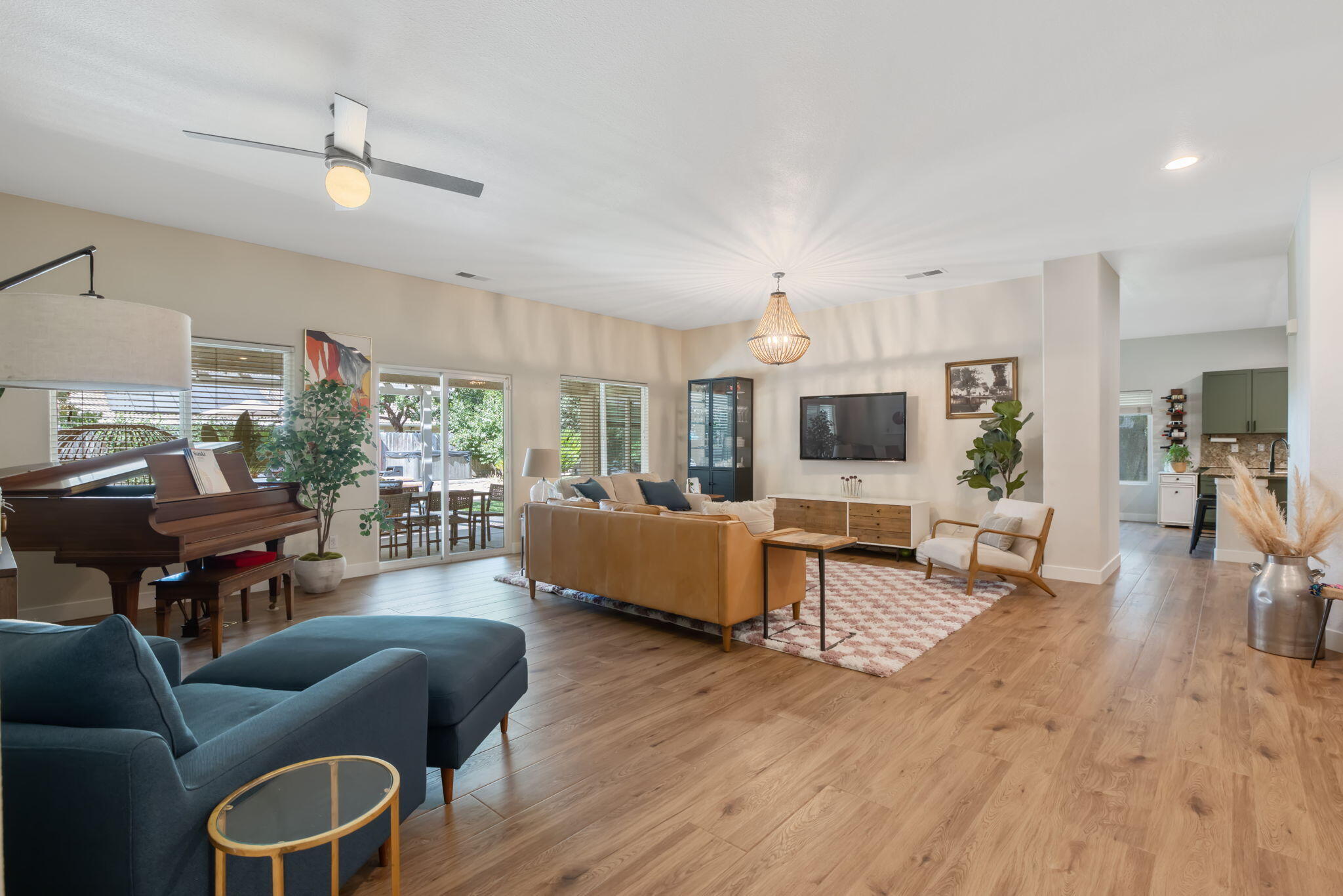 3306 W Taylor Ave, Visalia, CA 93291