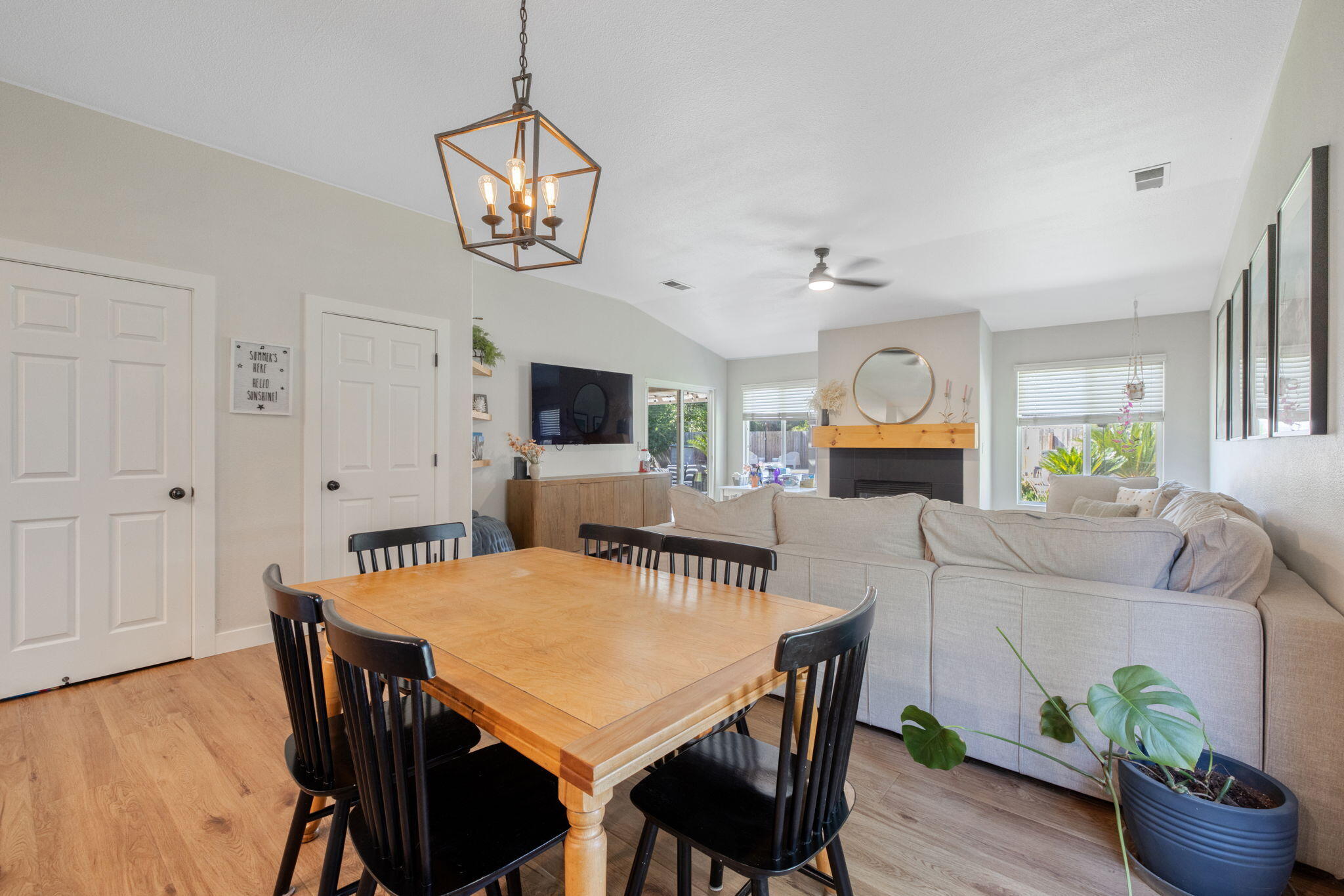 3306 W Taylor Ave, Visalia, CA 93291