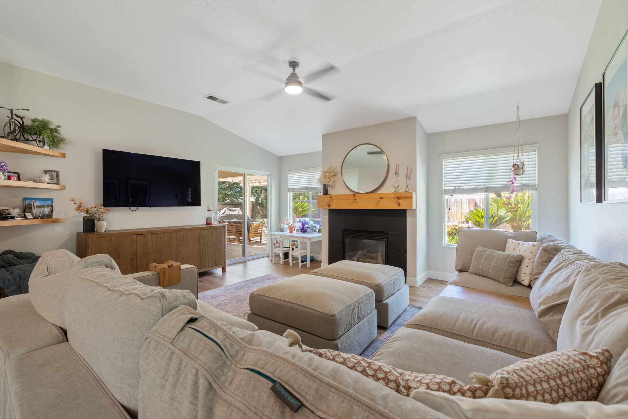 3306 W Taylor Ave, Visalia, CA 93291
