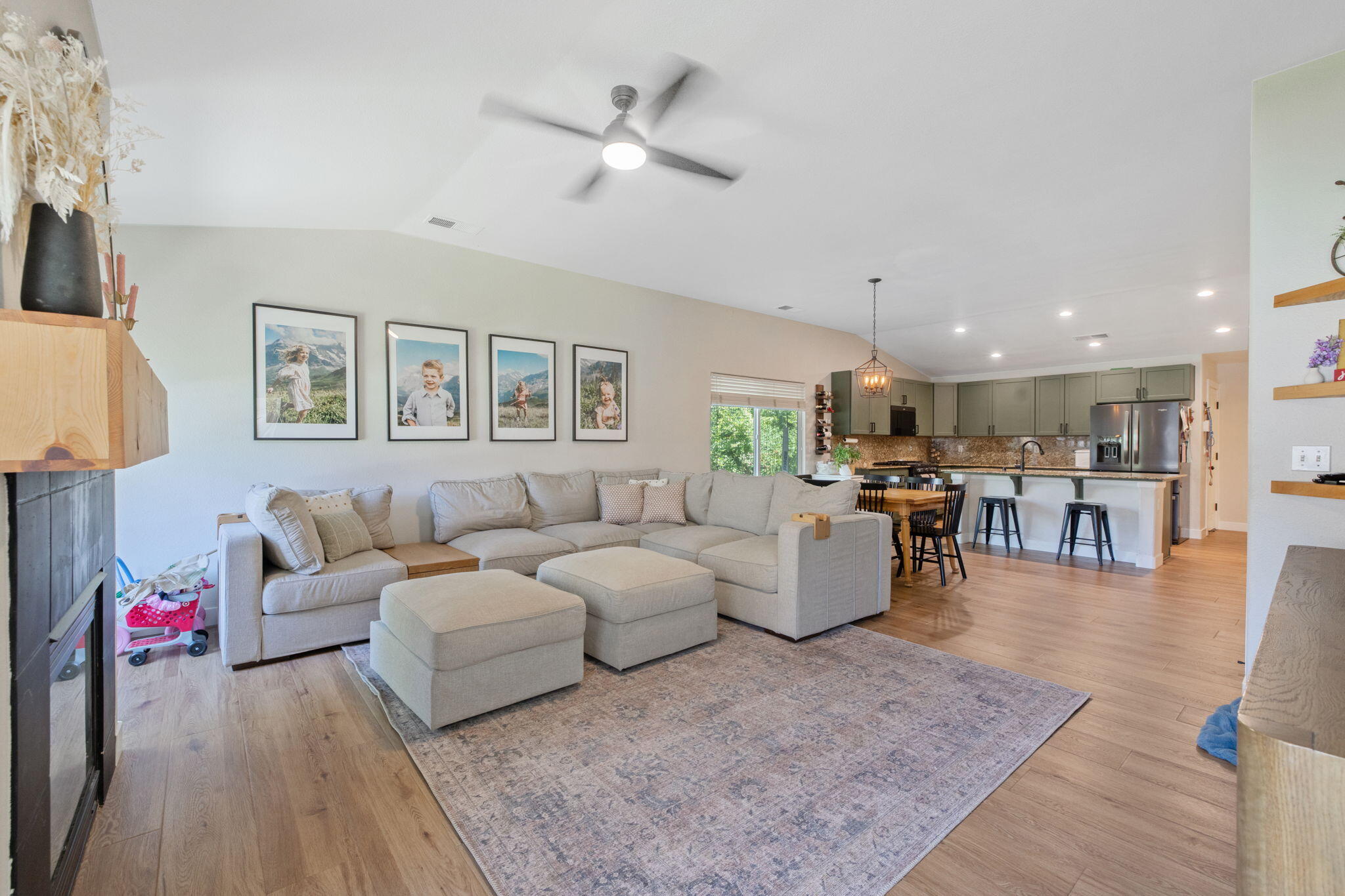 3306 W Taylor Ave, Visalia, CA 93291