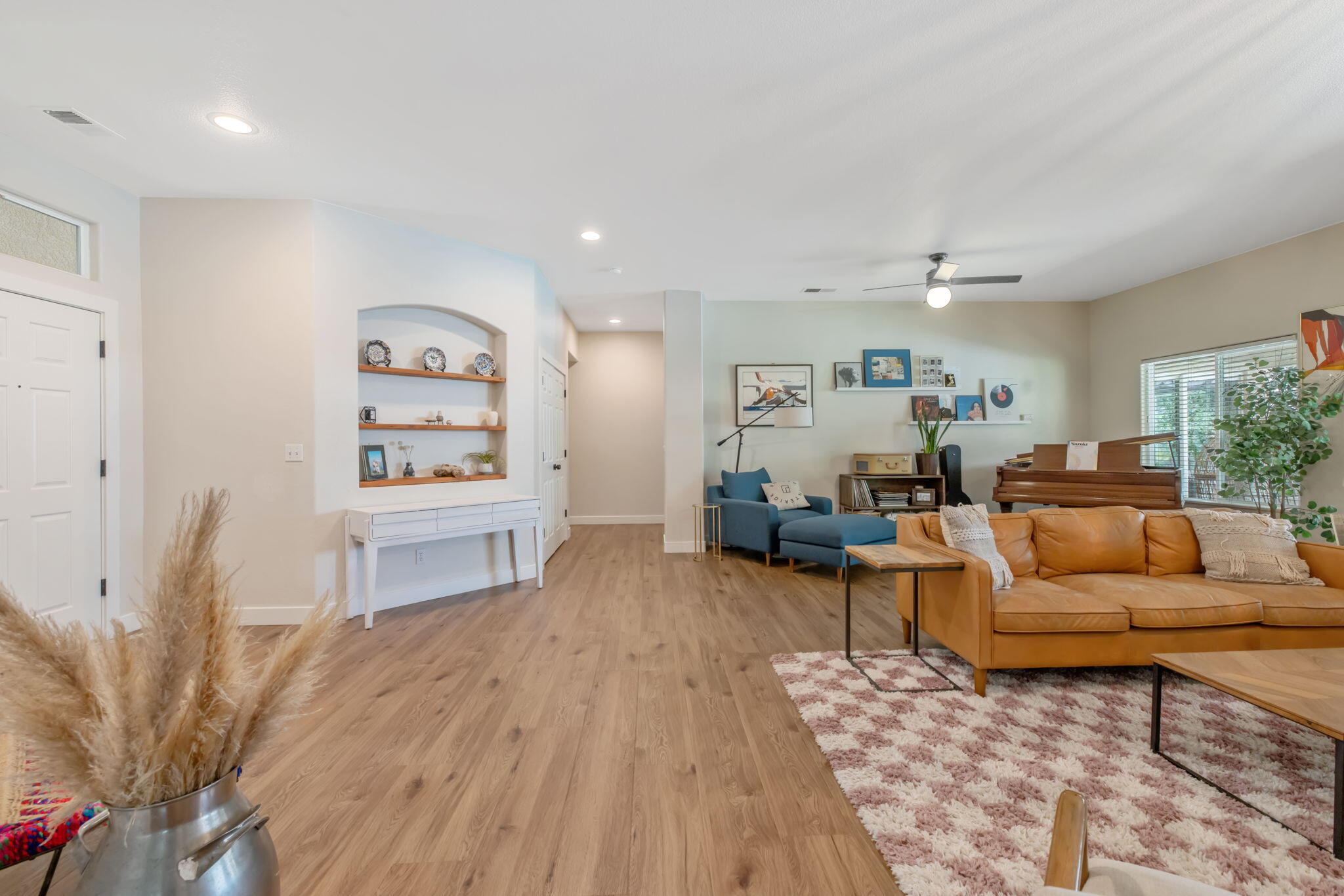 3306 W Taylor Ave, Visalia, CA 93291