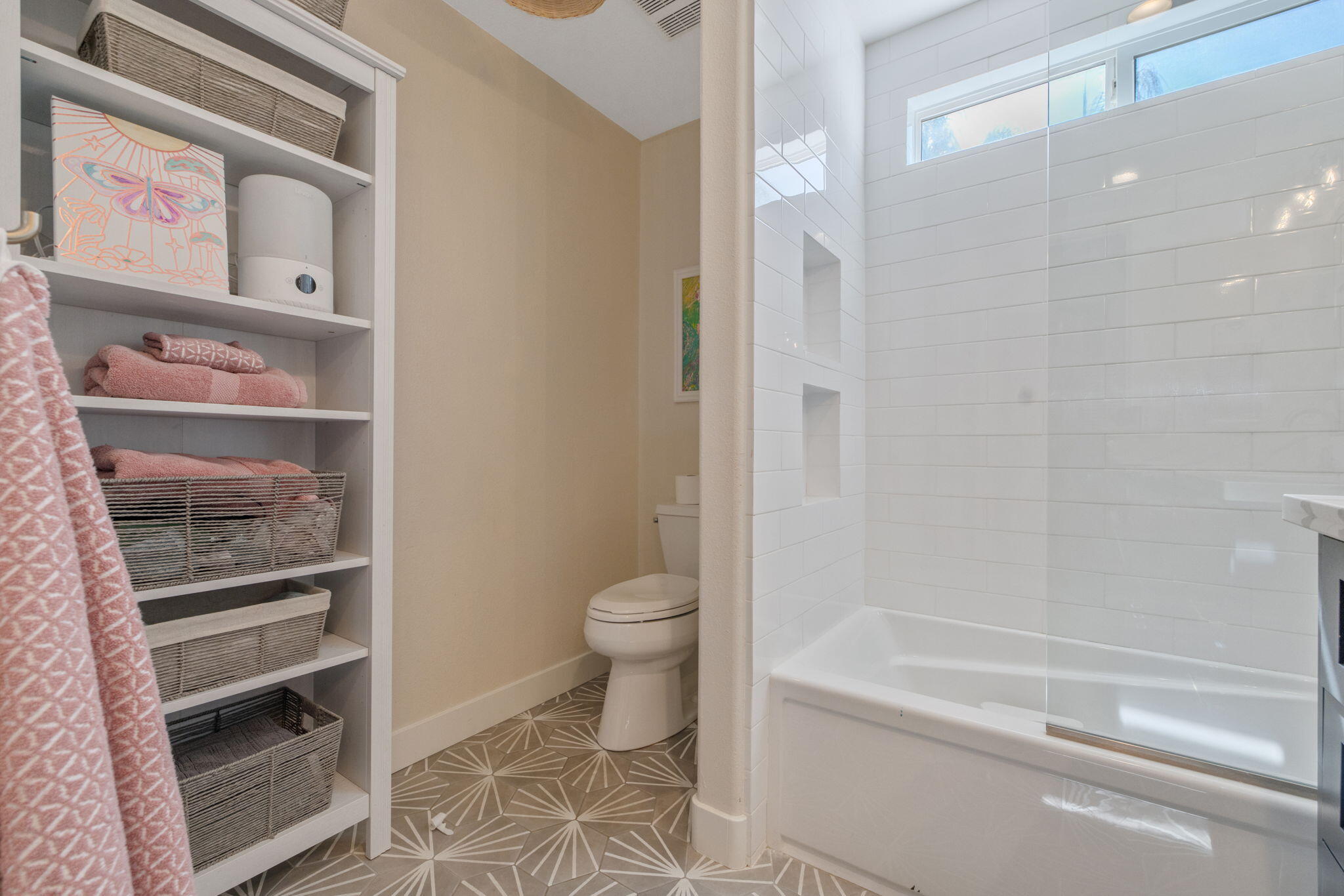 3306 W Taylor Ave, Visalia, CA 93291