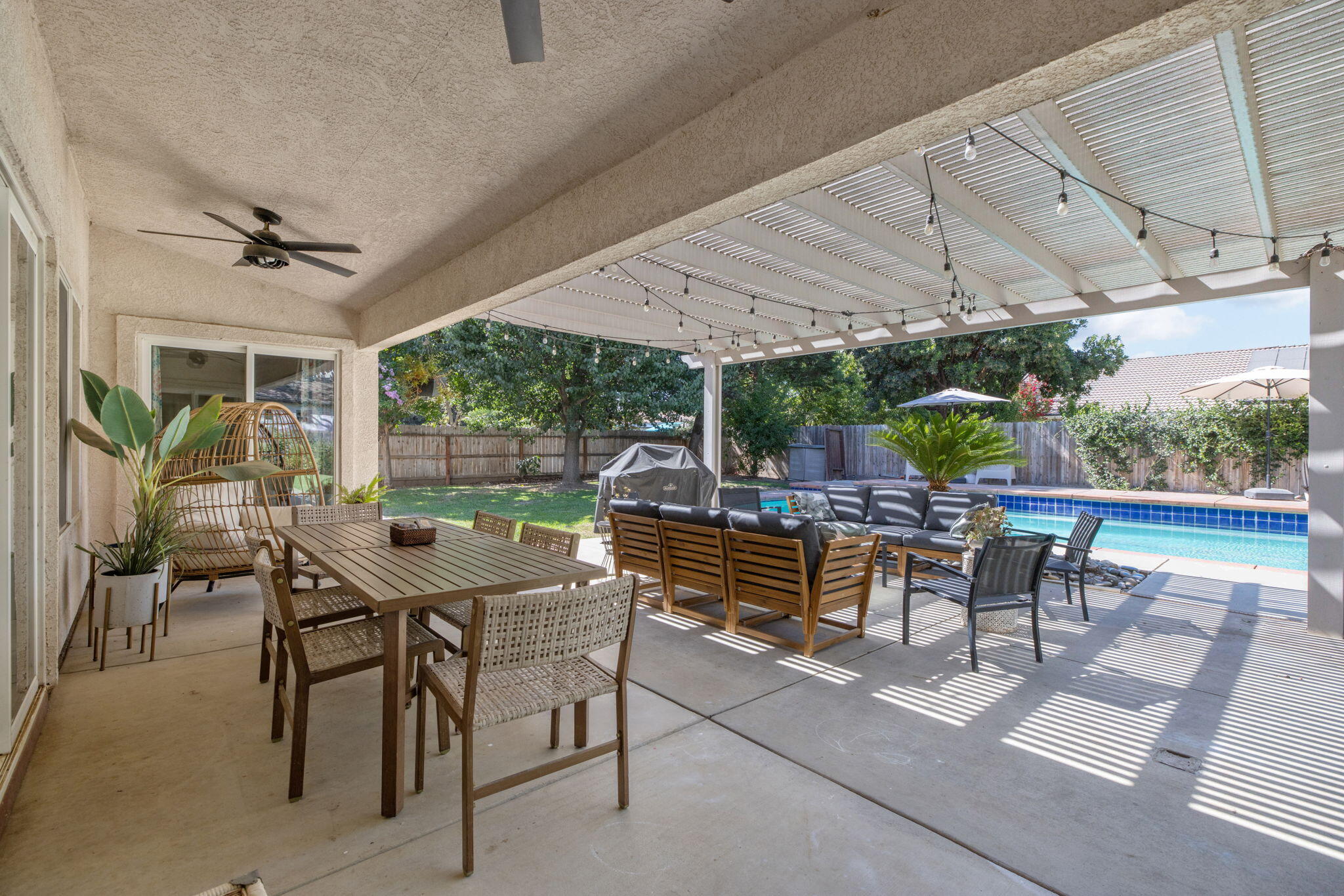 3306 W Taylor Ave, Visalia, CA 93291