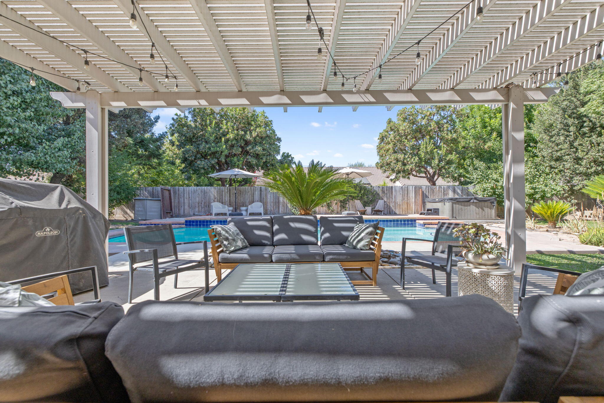 3306 W Taylor Ave, Visalia, CA 93291