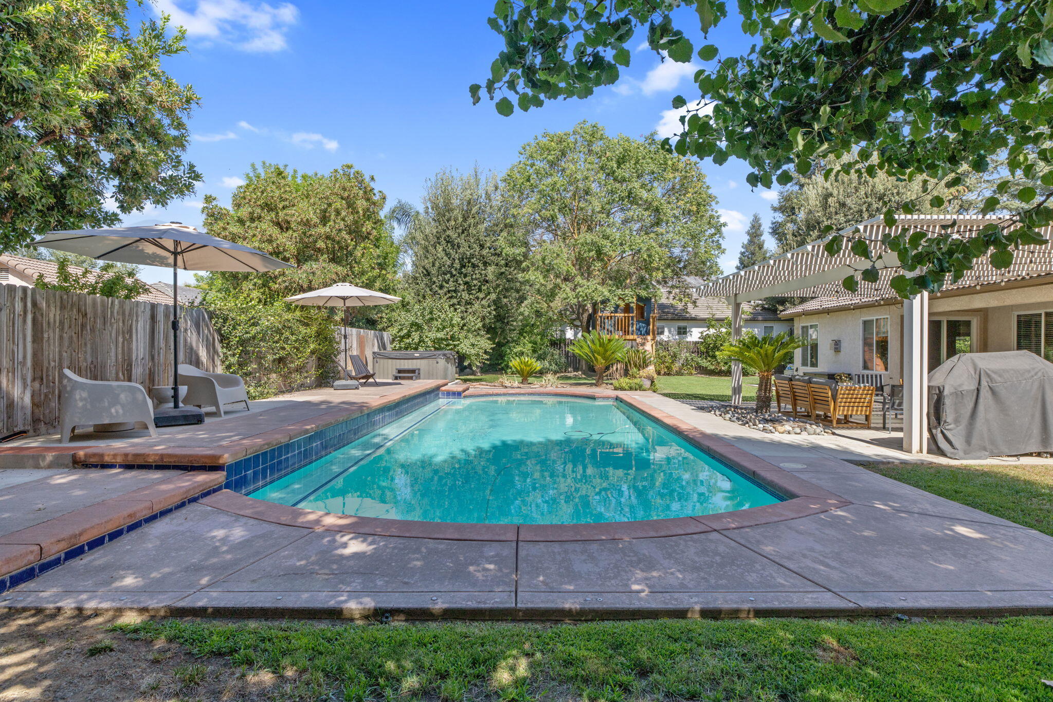 3306 W Taylor Ave, Visalia, CA 93291