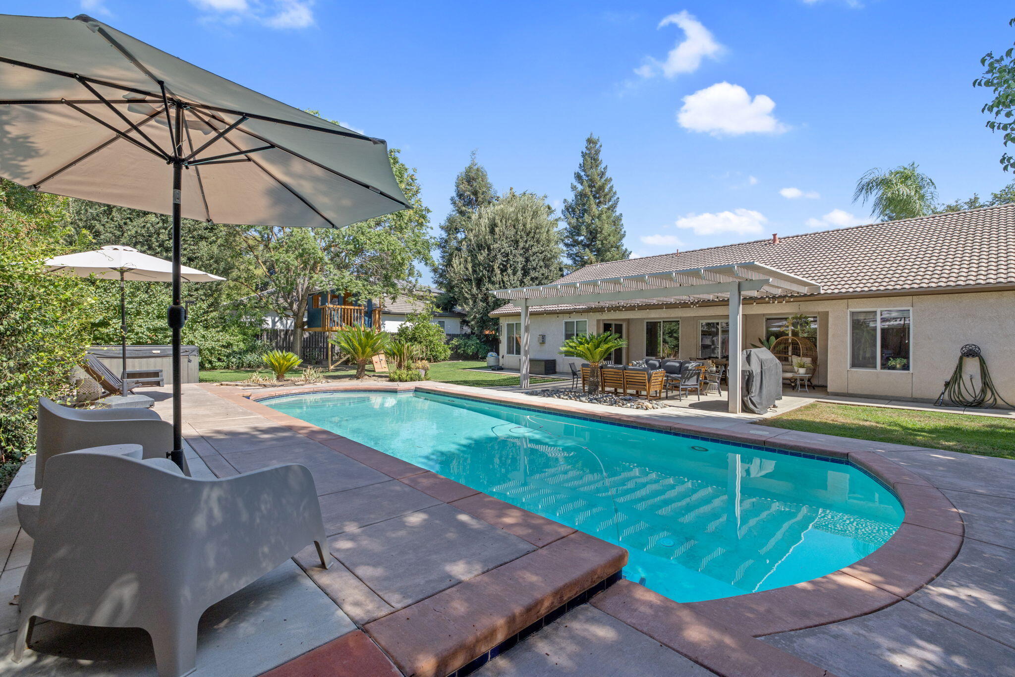 3306 W Taylor Ave, Visalia, CA 93291