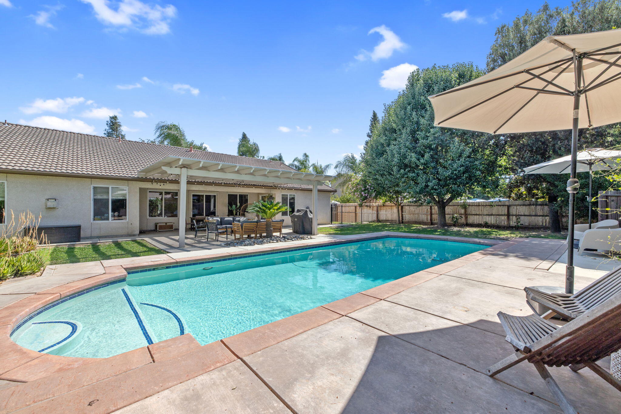 3306 W Taylor Ave, Visalia, CA 93291