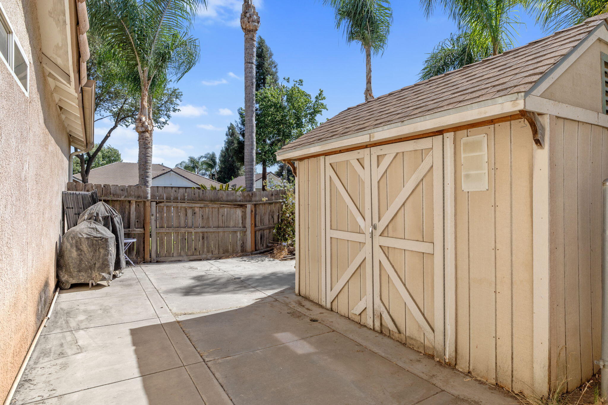 3306 W Taylor Ave, Visalia, CA 93291