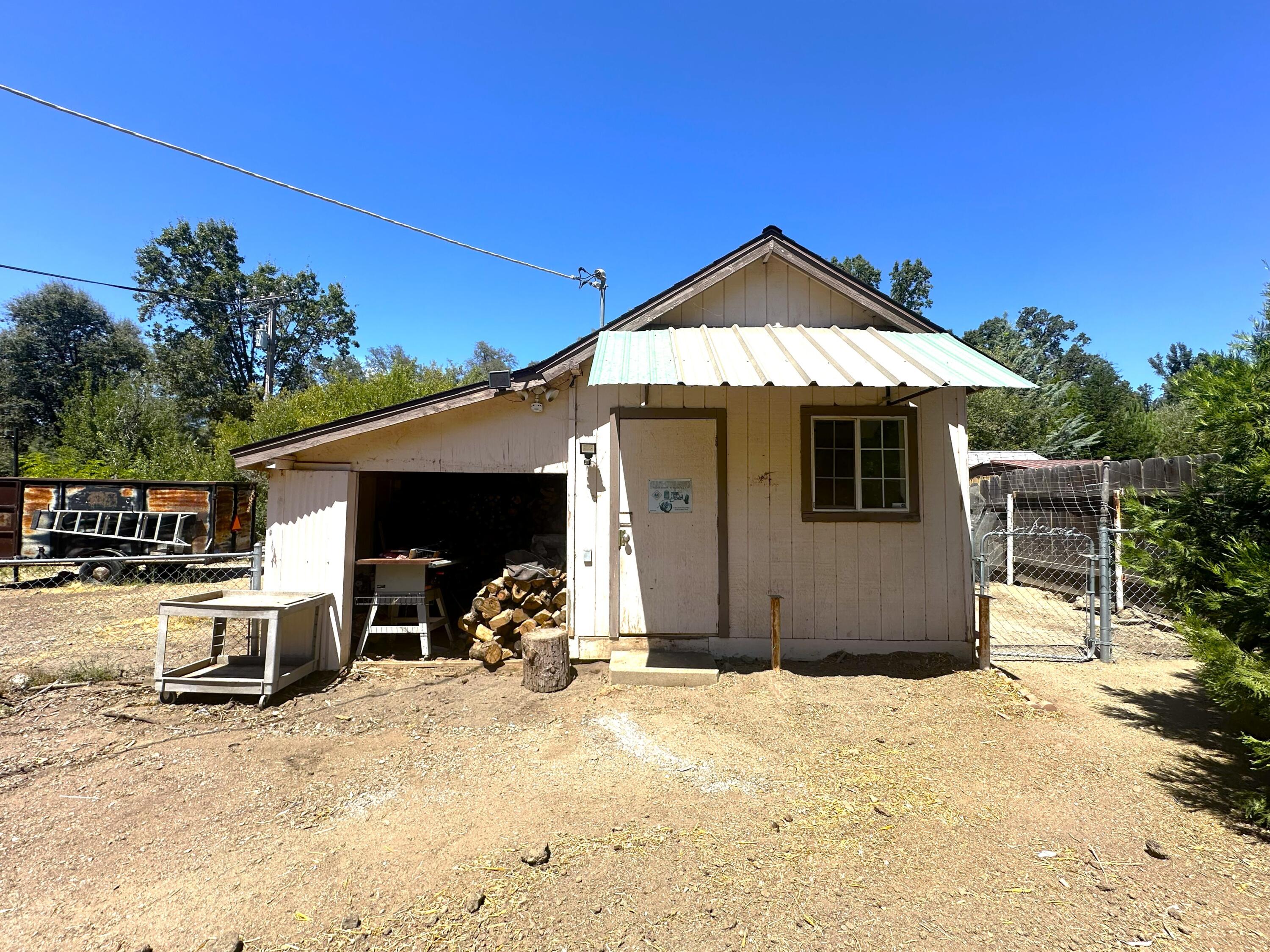 45130 Manter Meadow Dr, California Hot Springs, CA 93207