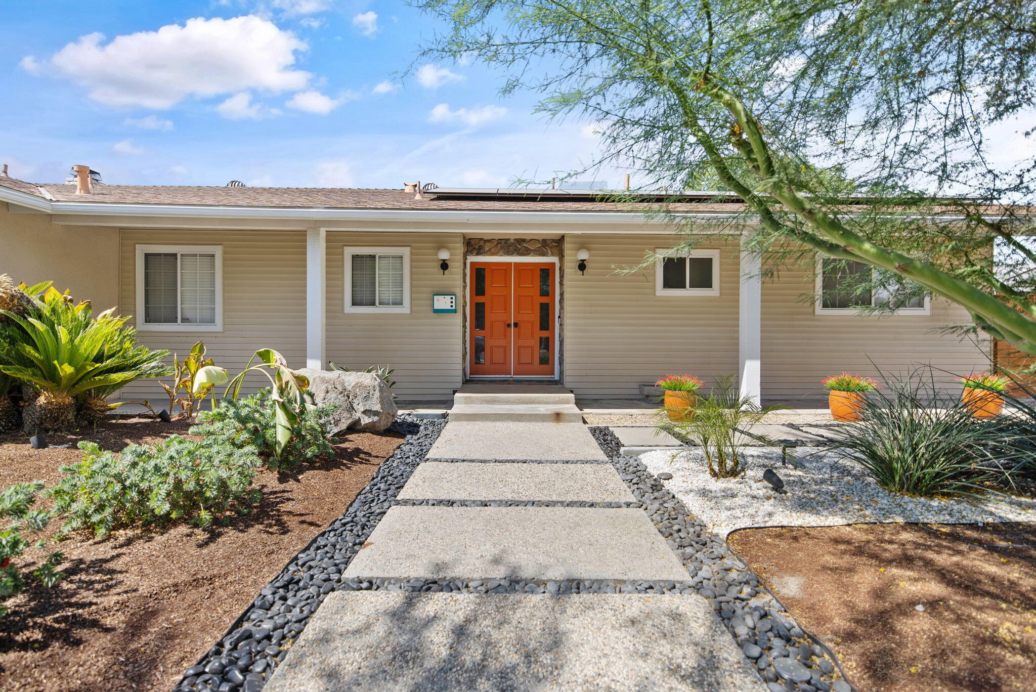 3500 W Hillsdale Ave, Visalia, CA 93291
