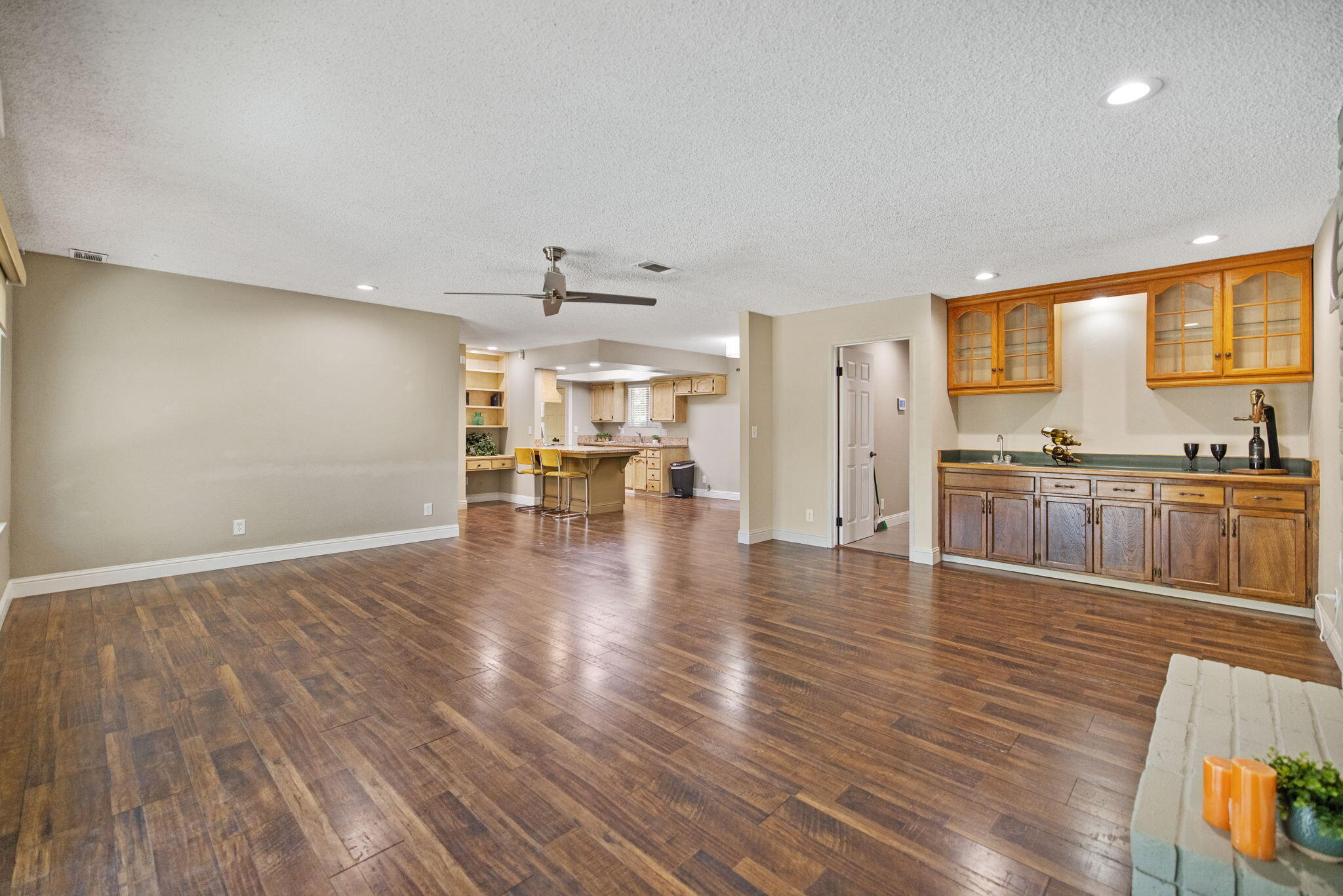 3500 W Hillsdale Ave, Visalia, CA 93291