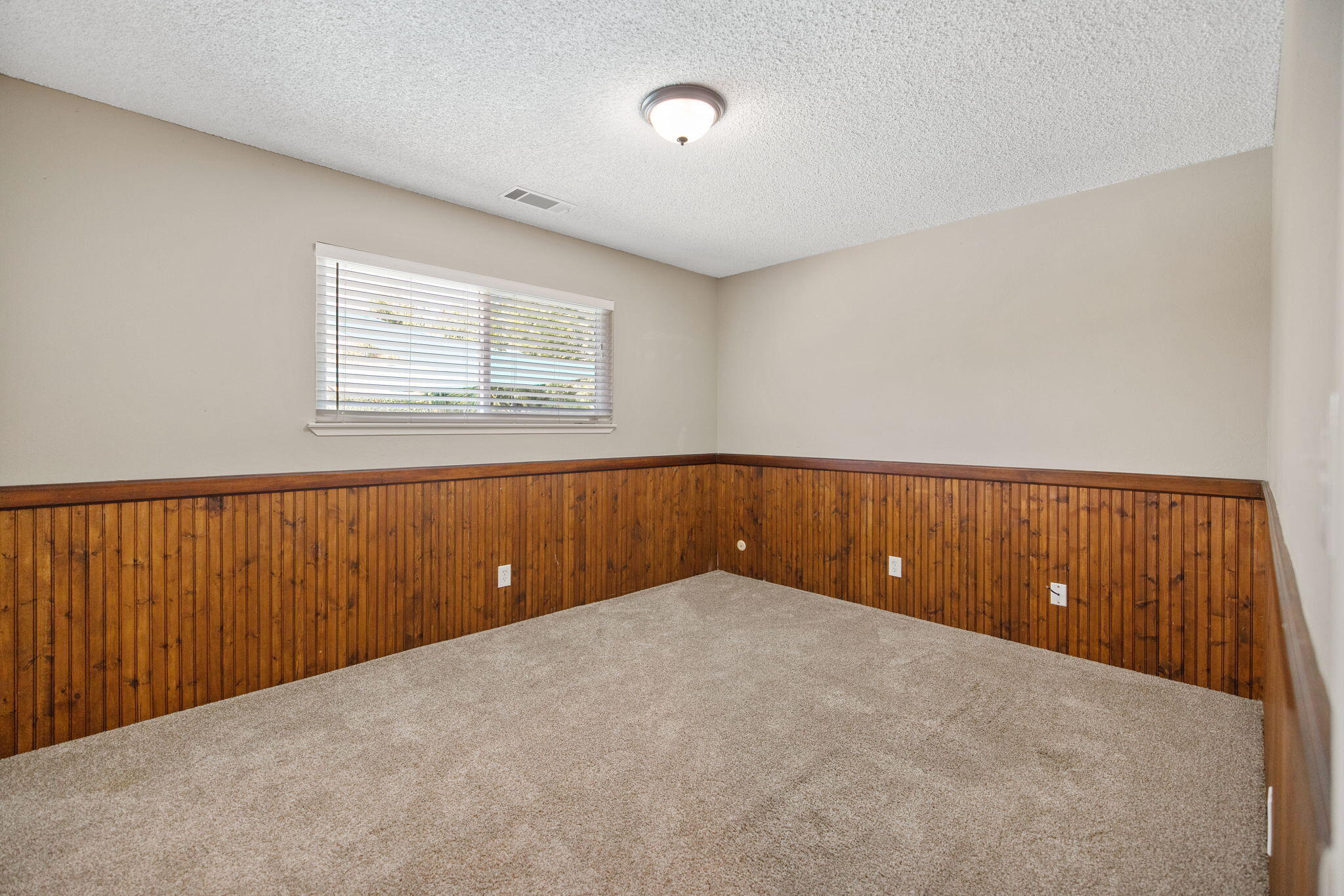 3500 W Hillsdale Ave, Visalia, CA 93291