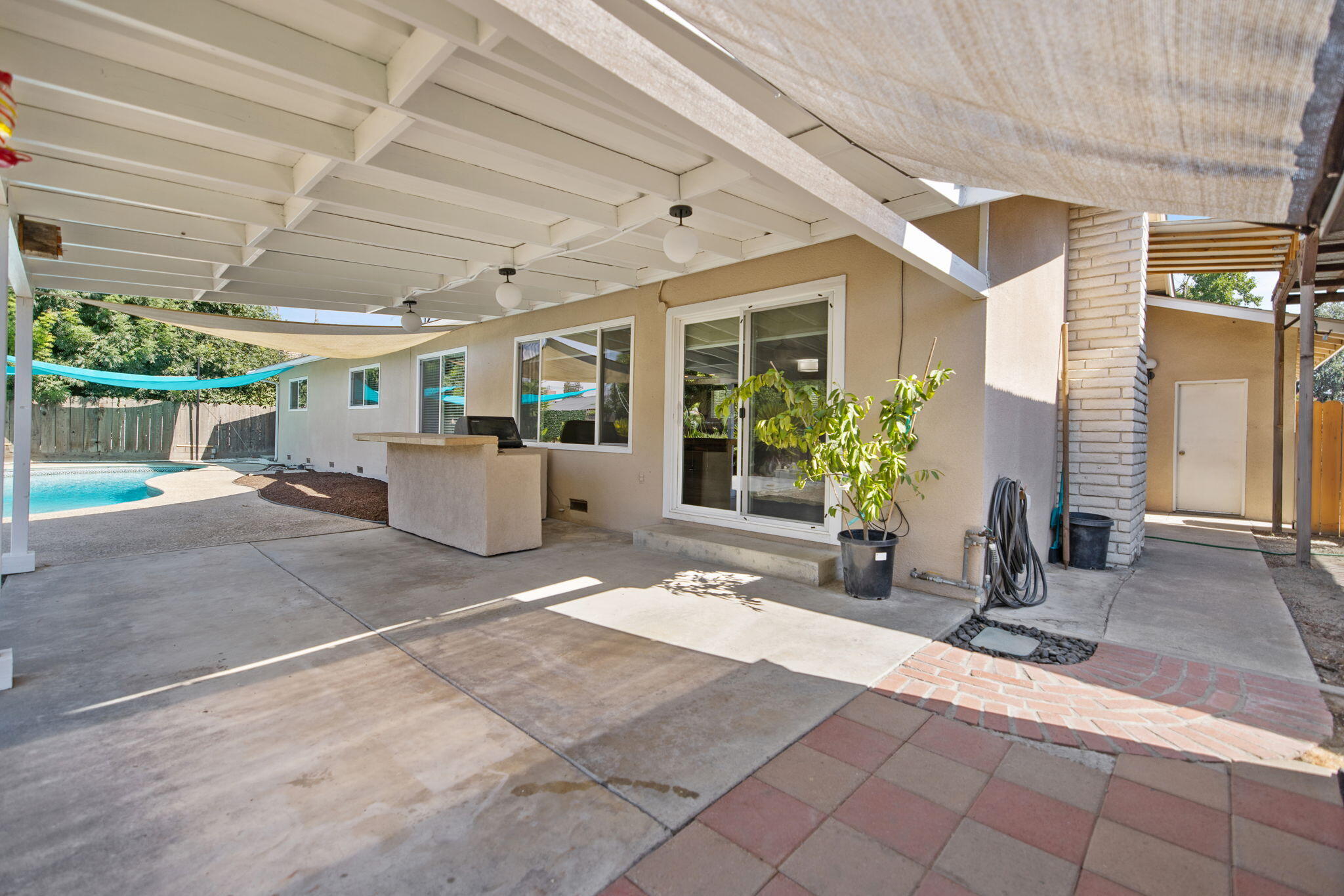 3500 W Hillsdale Ave, Visalia, CA 93291