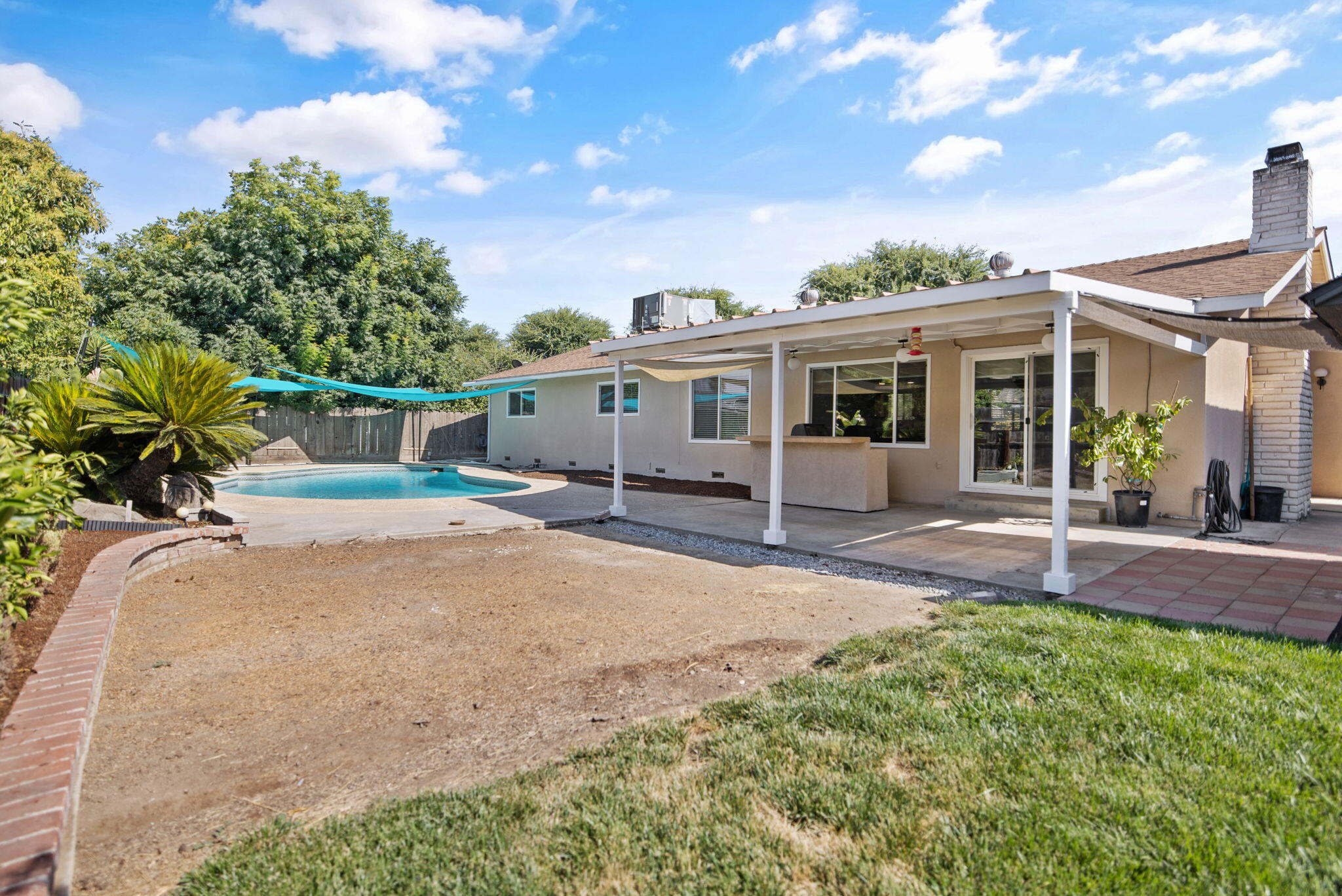 3500 W Hillsdale Ave, Visalia, CA 93291