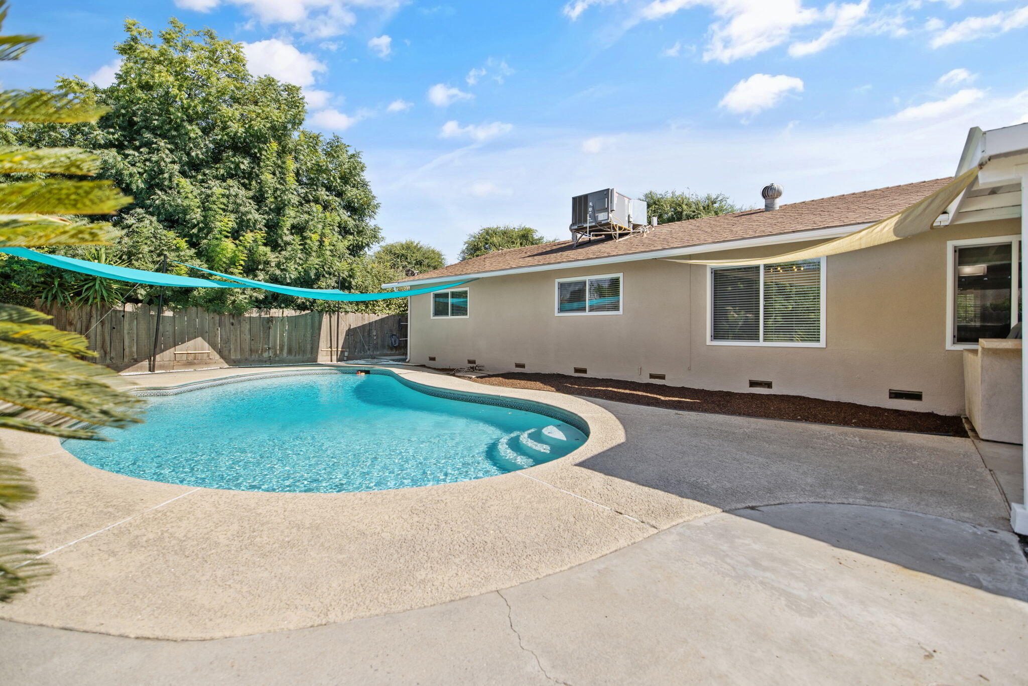 3500 W Hillsdale Ave, Visalia, CA 93291