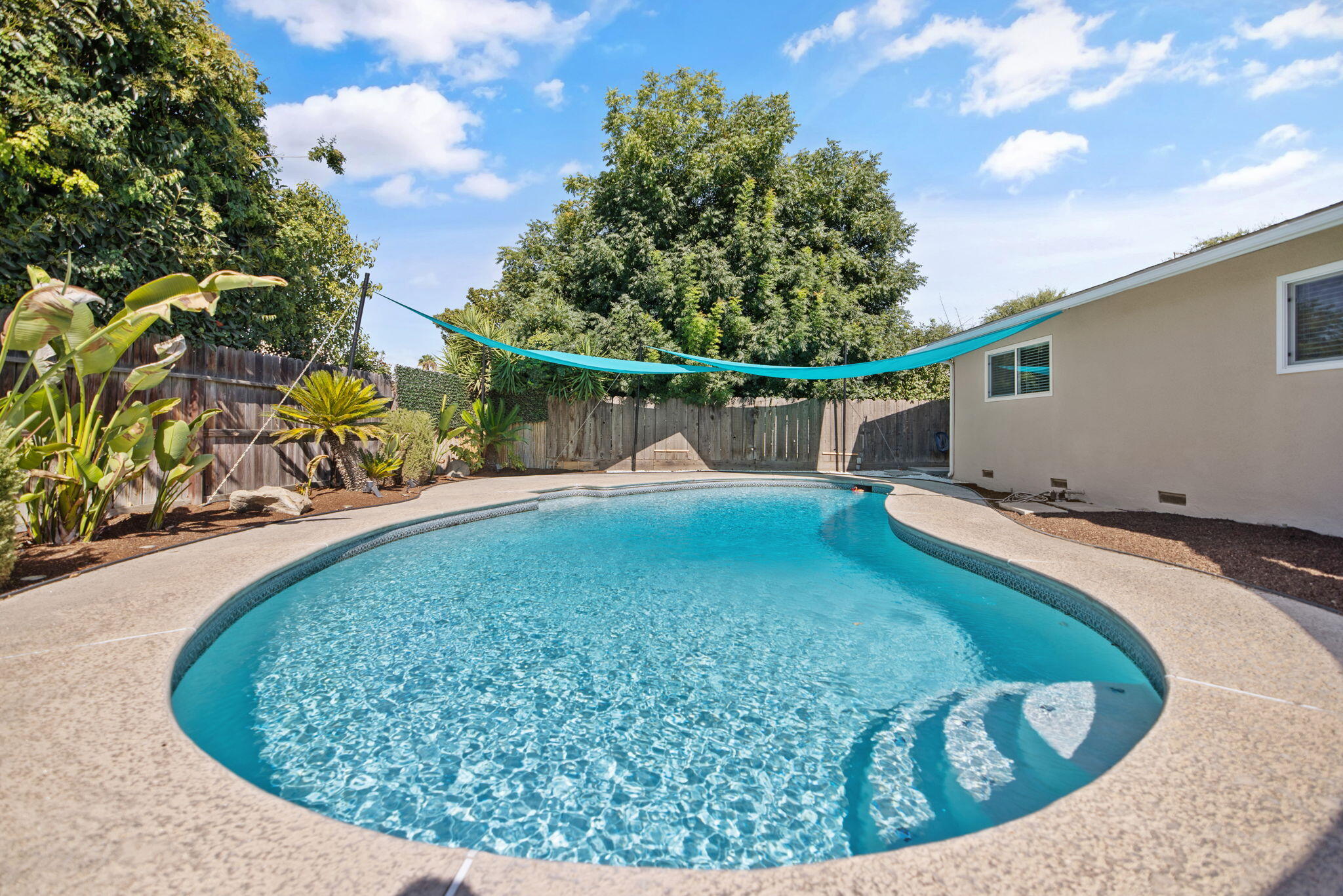 3500 W Hillsdale Ave, Visalia, CA 93291