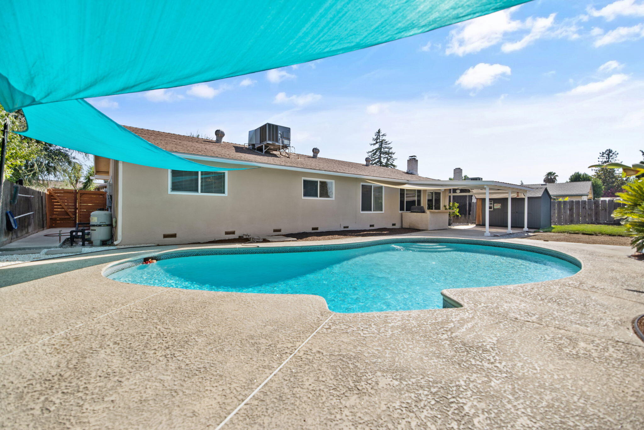 3500 W Hillsdale Ave, Visalia, CA 93291