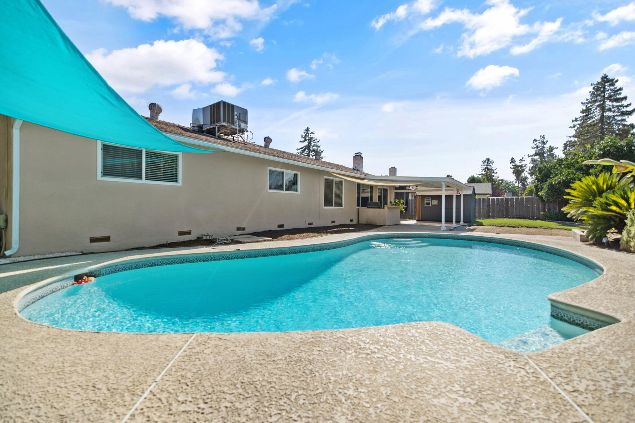 3500 W Hillsdale Ave, Visalia, CA 93291