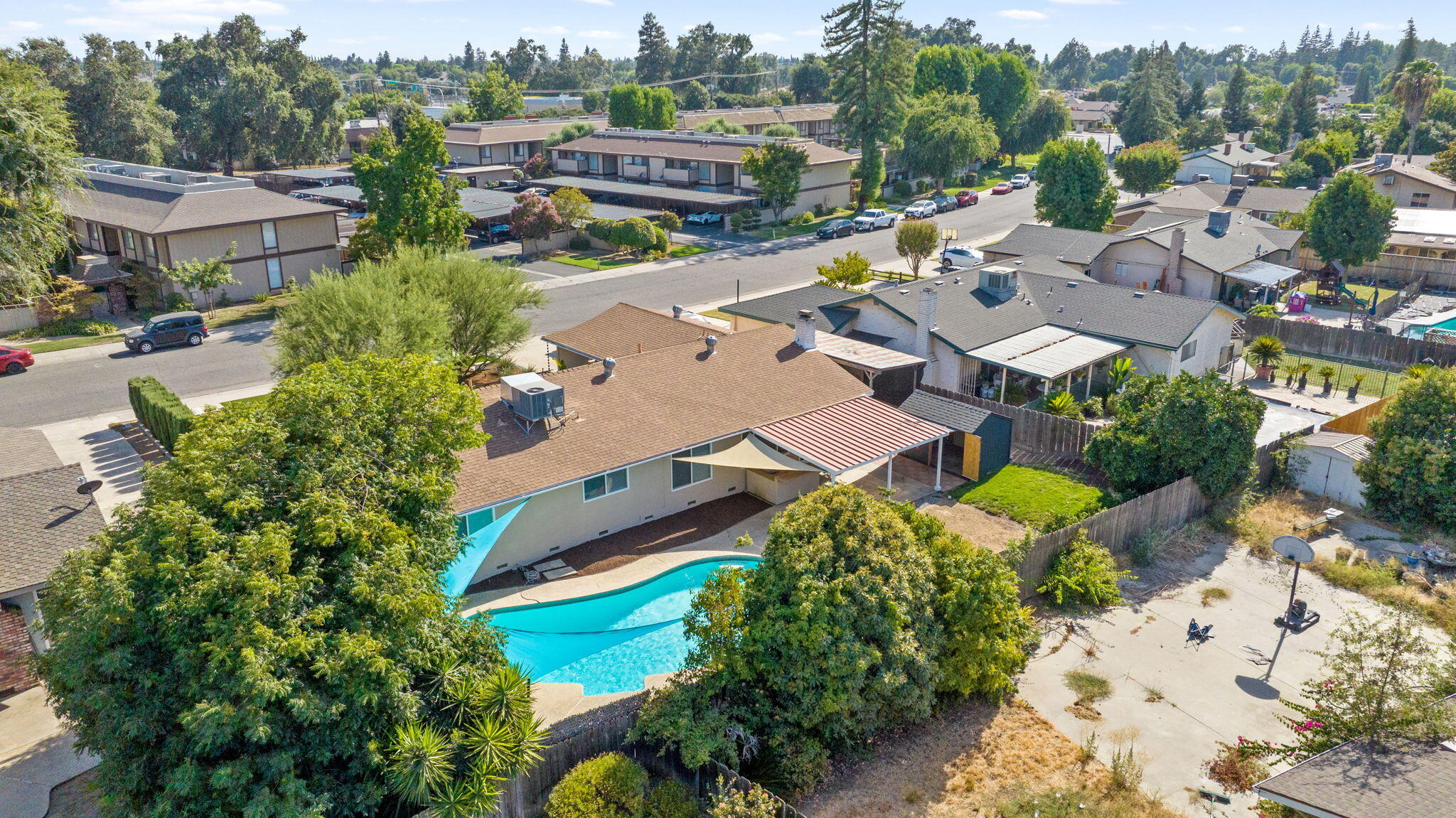 3500 W Hillsdale Ave, Visalia, CA 93291