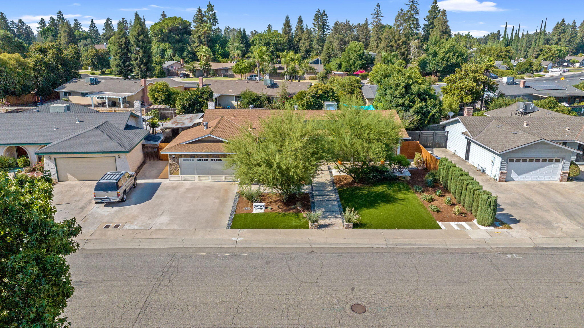 3500 W Hillsdale Ave, Visalia, CA 93291