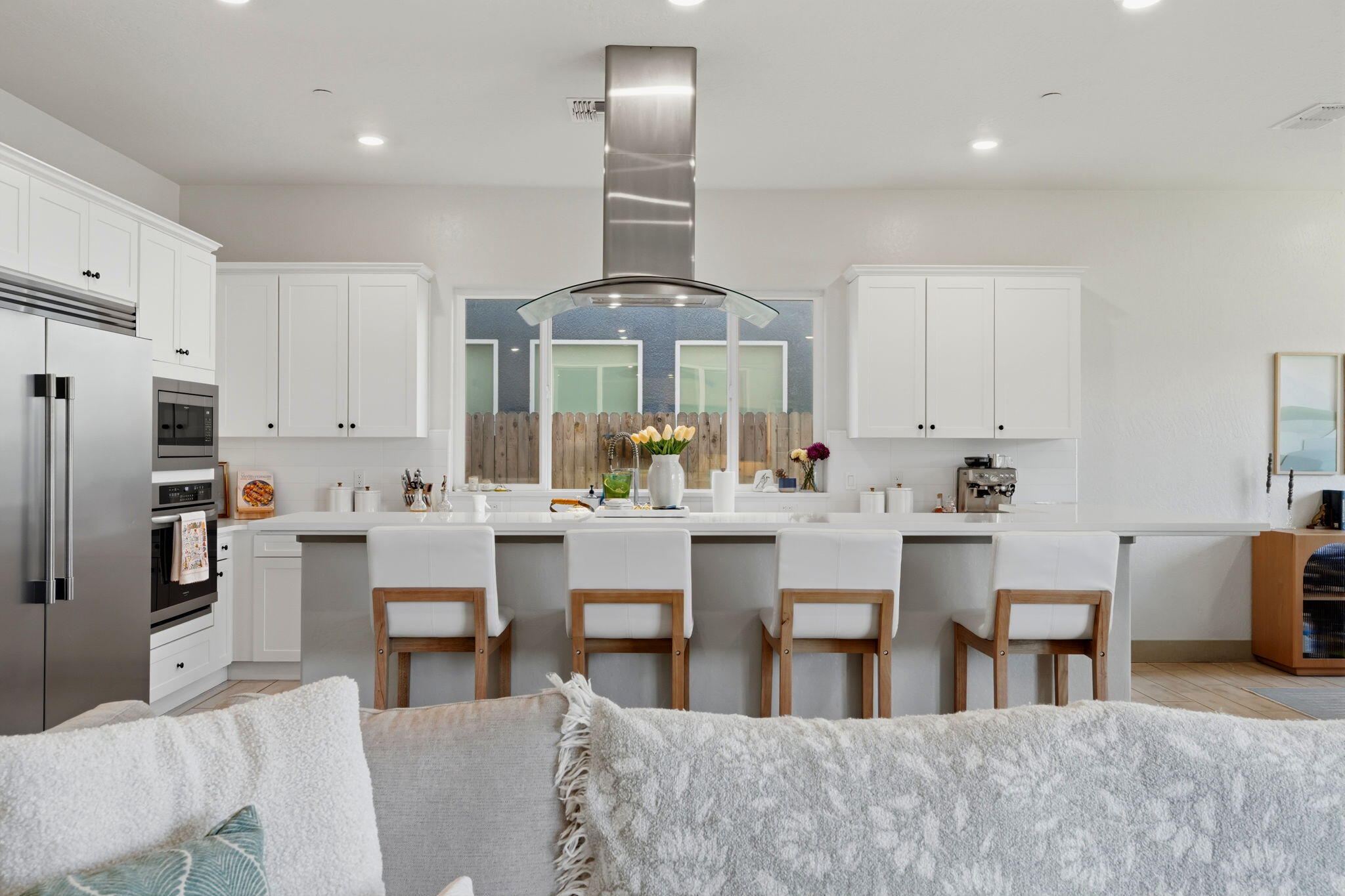 2407 W Andrew Ln, Hanford, CA 93230
