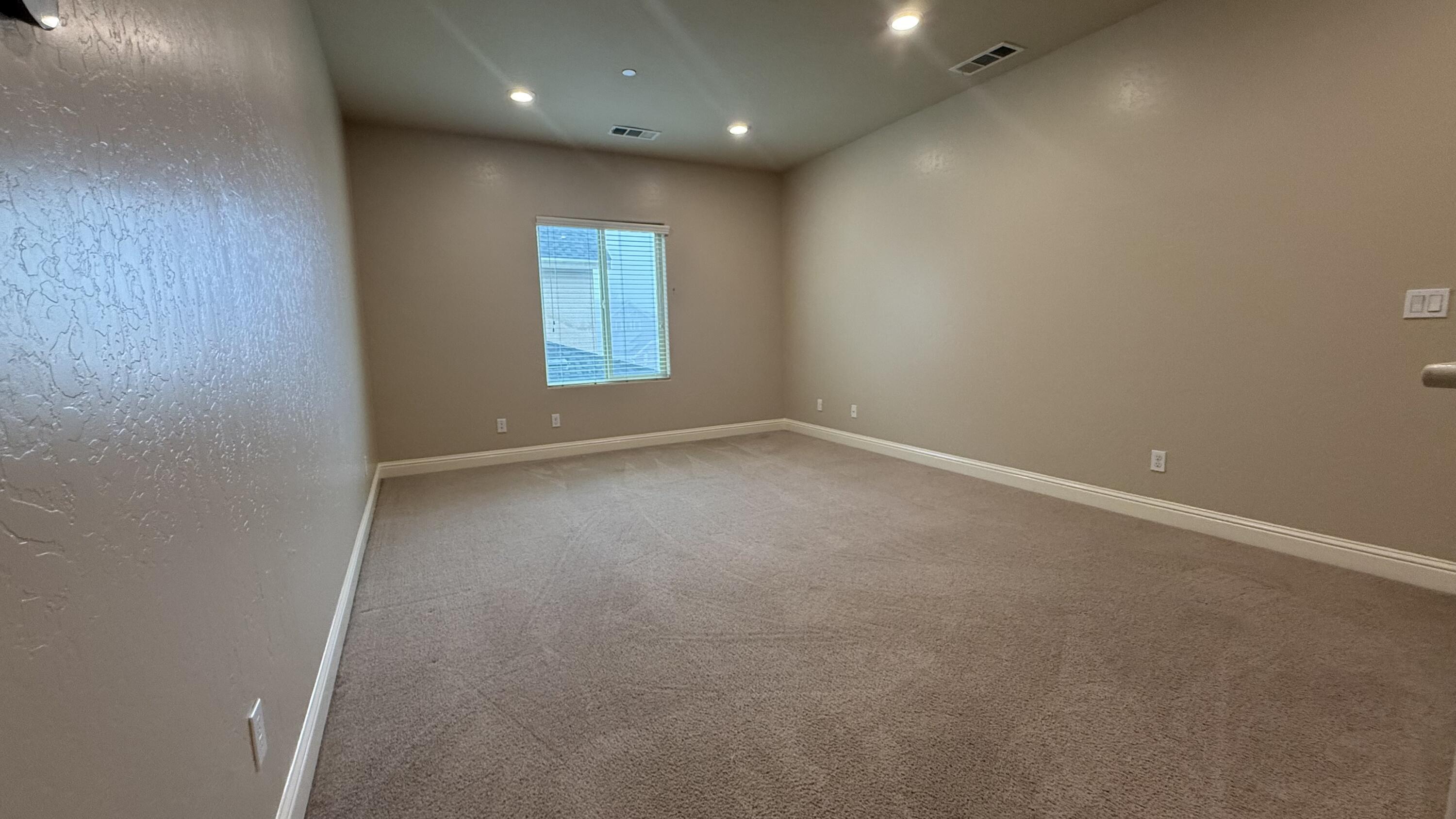 2315 N Elm St, Visalia, CA 93291