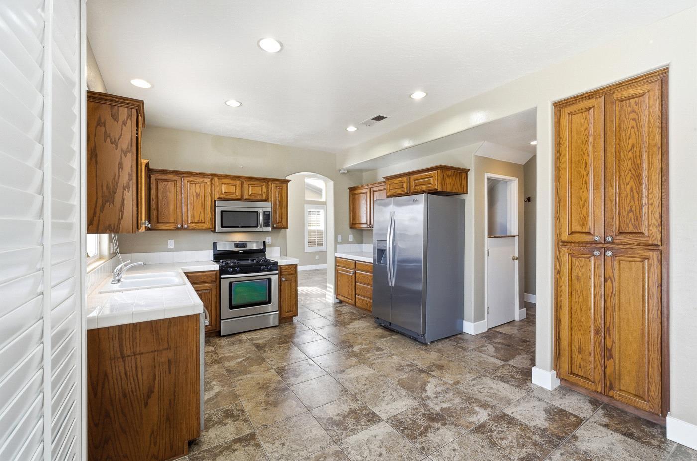 6229 W Ceres Ave, Visalia, CA 93291