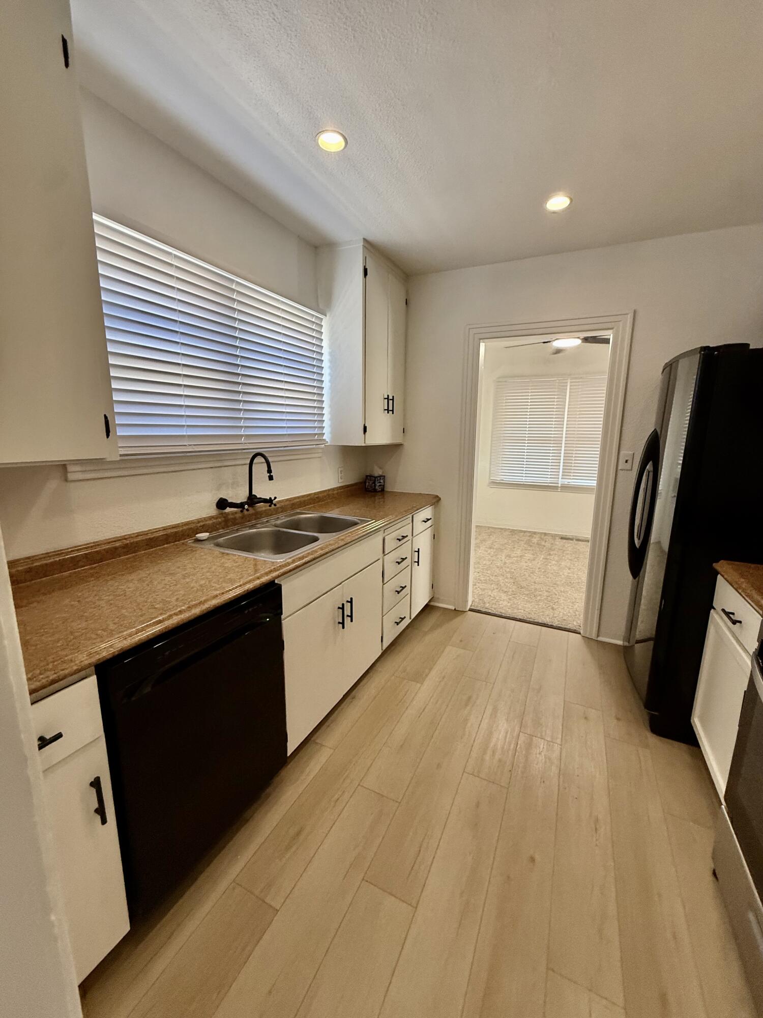 517 S Kaweah Ave, Exeter, CA 93221