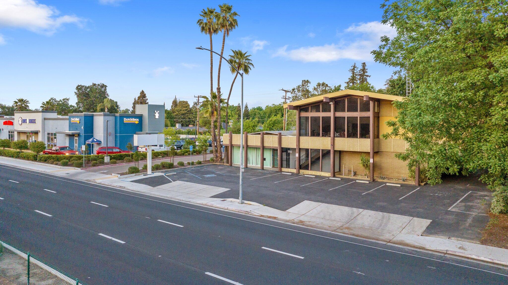 750 S Mooney Blvd, Visalia, CA 93277
