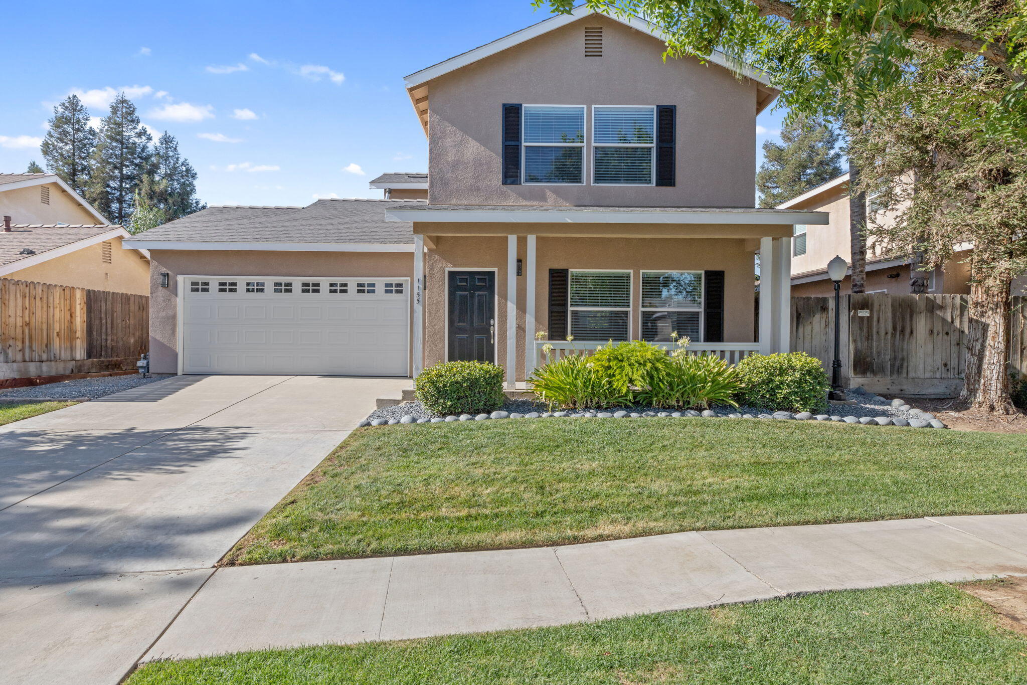 1155 Meadow Ave, Exeter, CA 93221