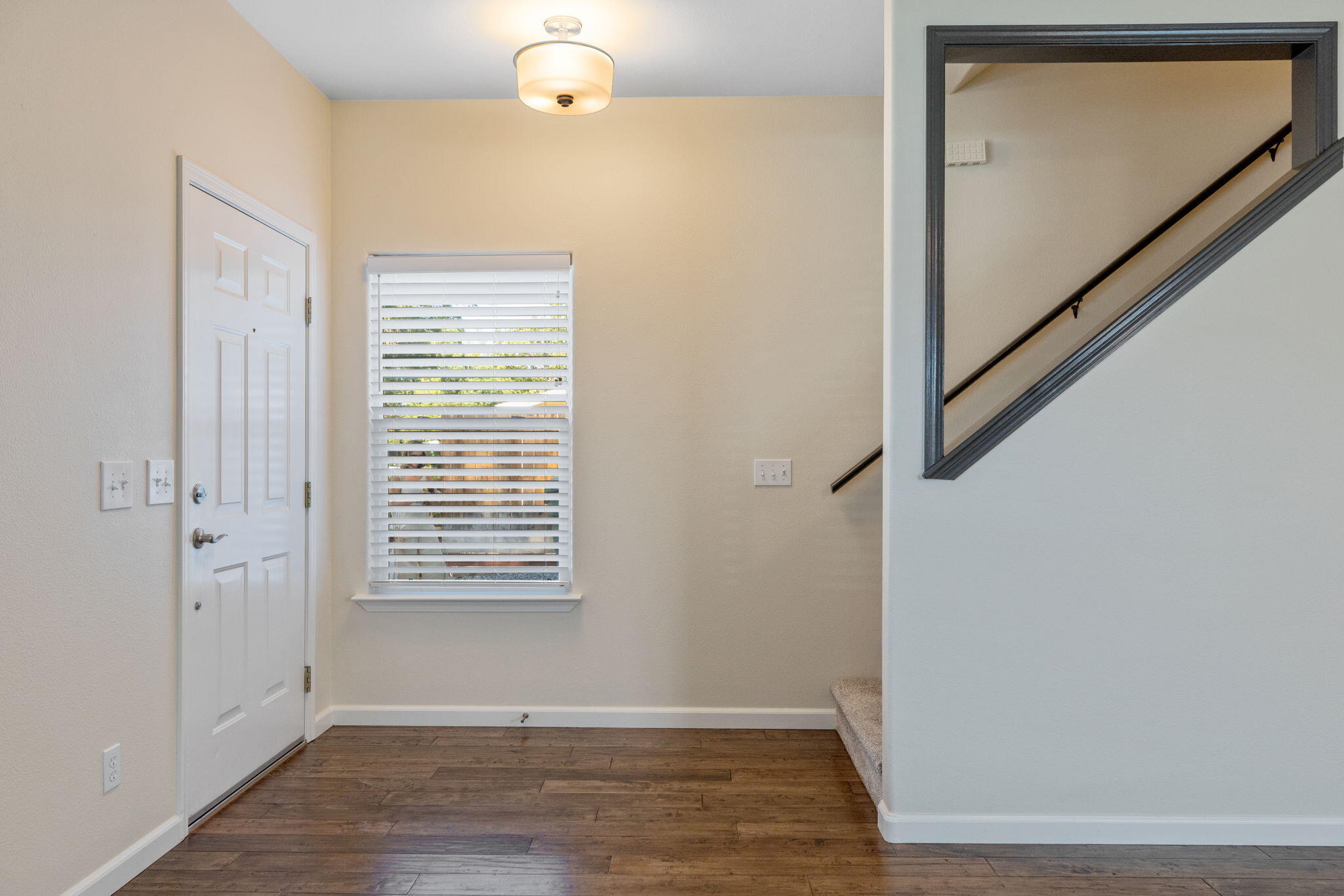 1155 Meadow Ave, Exeter, CA 93221