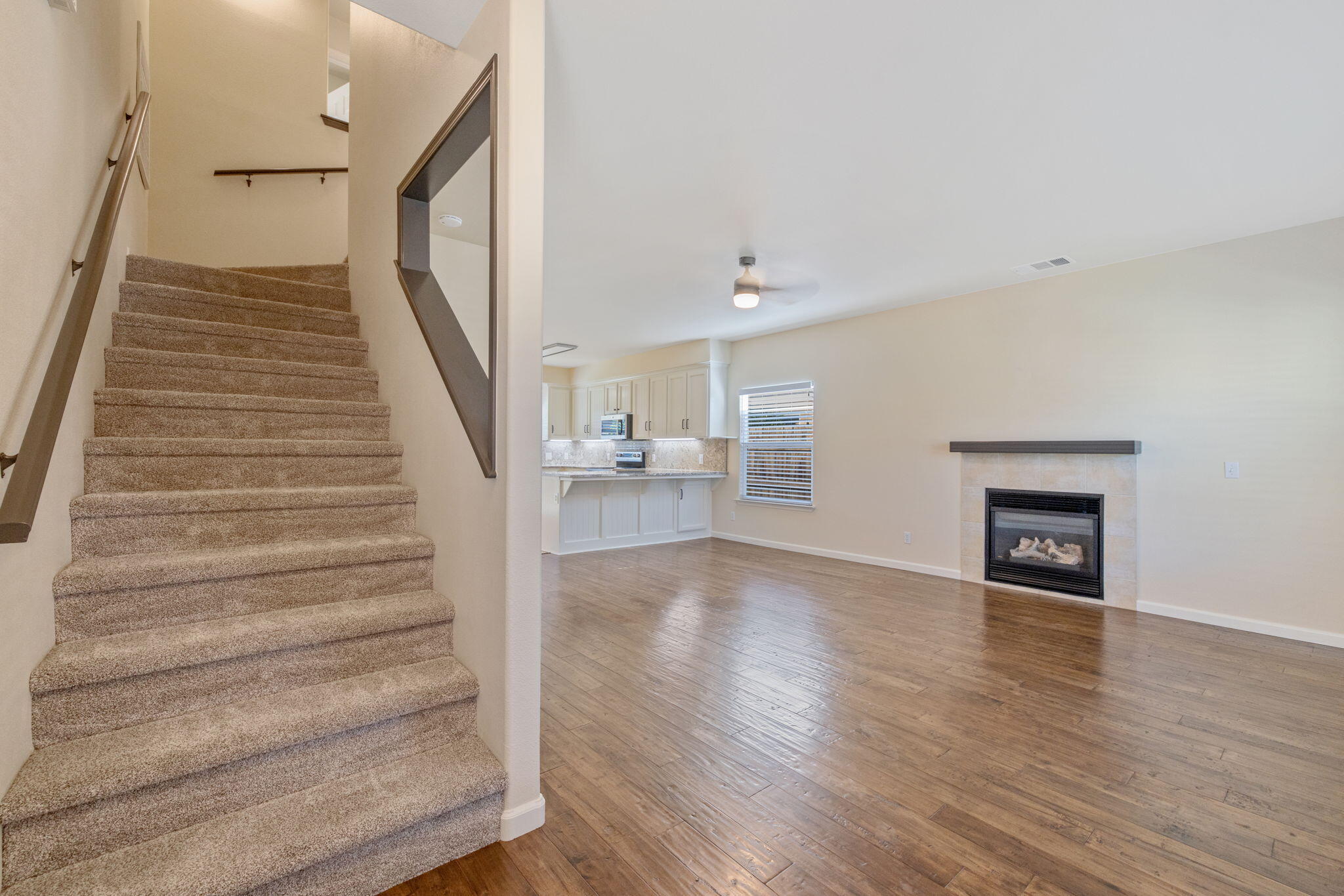 1155 Meadow Ave, Exeter, CA 93221