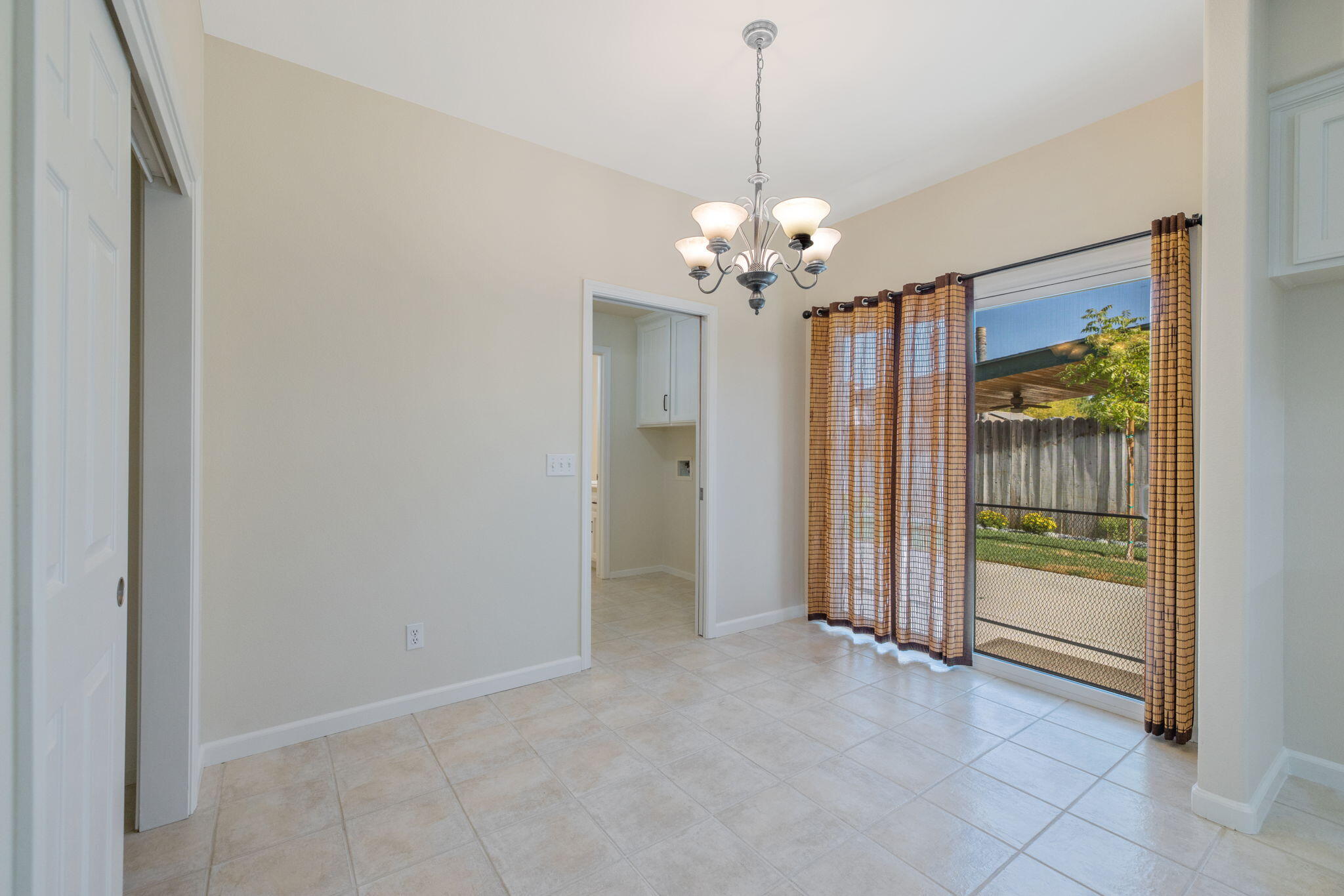 1155 Meadow Ave, Exeter, CA 93221