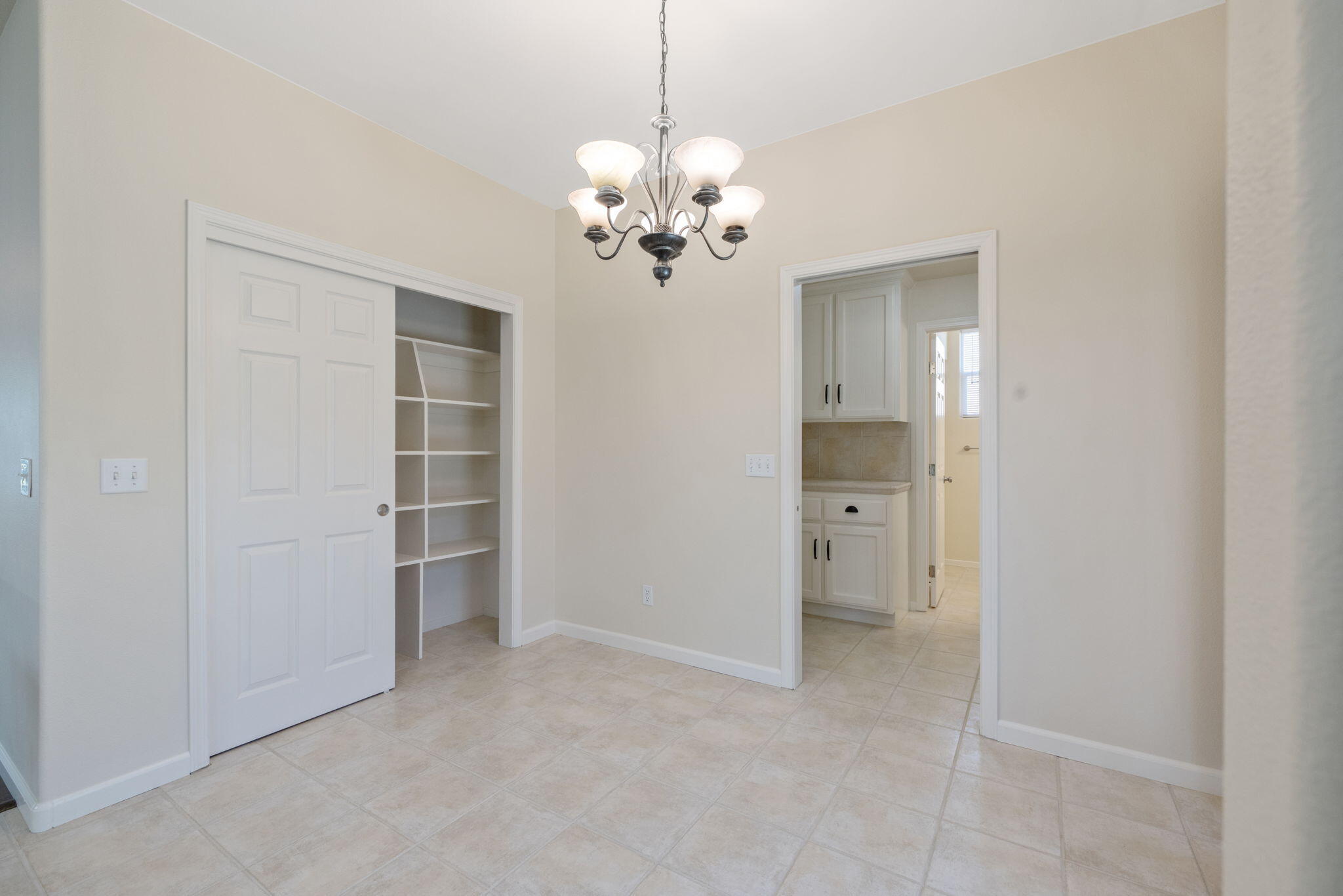 1155 Meadow Ave, Exeter, CA 93221